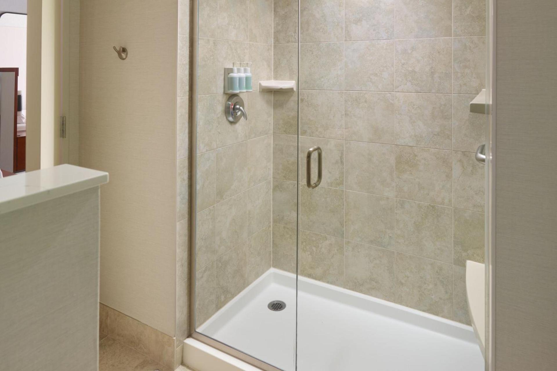 Courtyard by Marriott Washington, D.C./Foggy Bottom photo 18