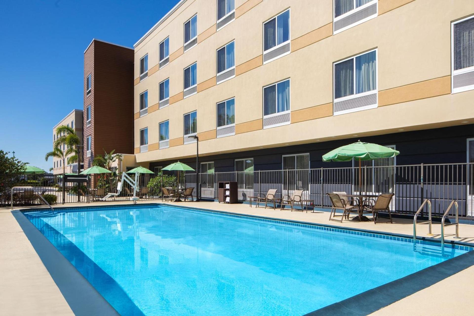 Fairfield Inn & Suites by Marriott Orlando Kissimmee/Celebration photo 3