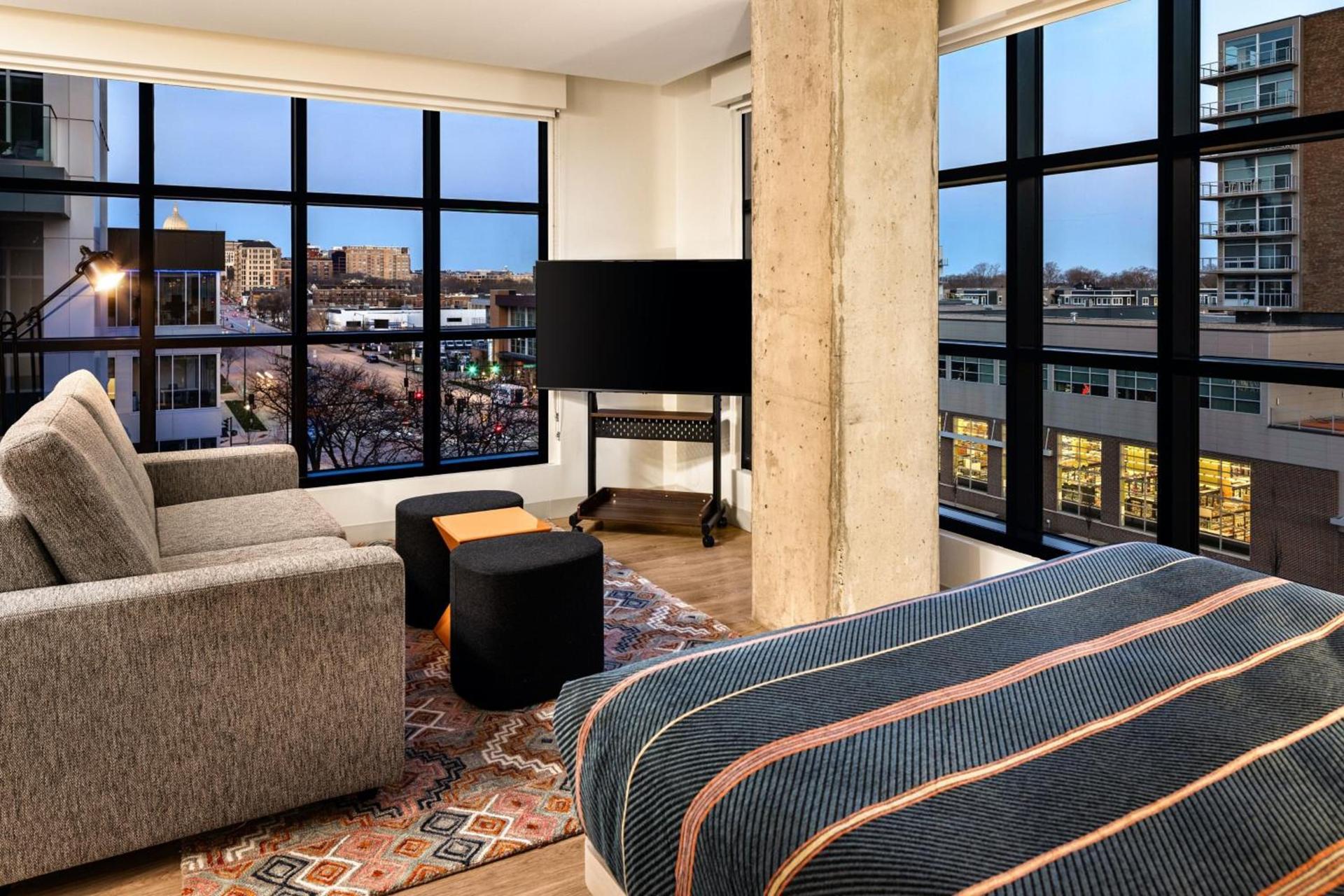 Moxy Madison Downtown photo 14