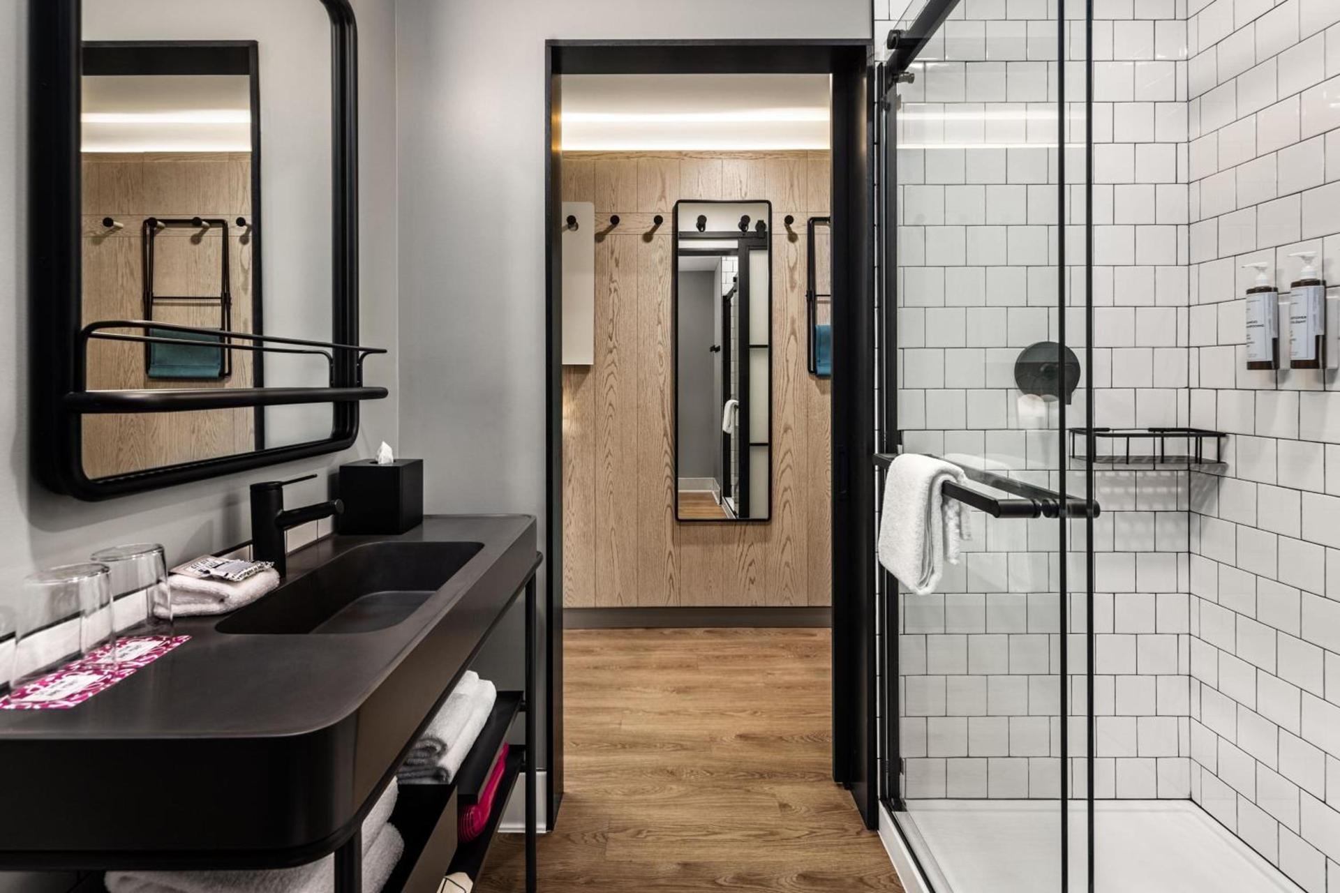 Moxy Madison Downtown photo 30
