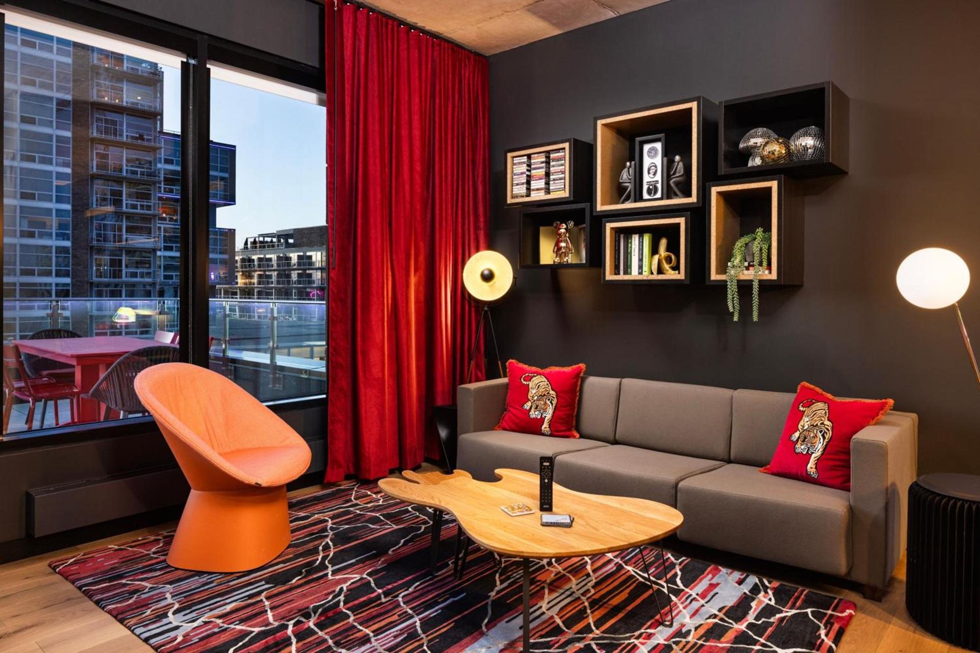 Moxy Madison Downtown photo 39