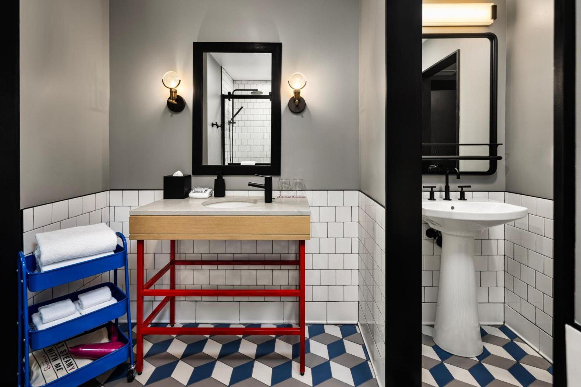 Moxy Madison Downtown photo 60