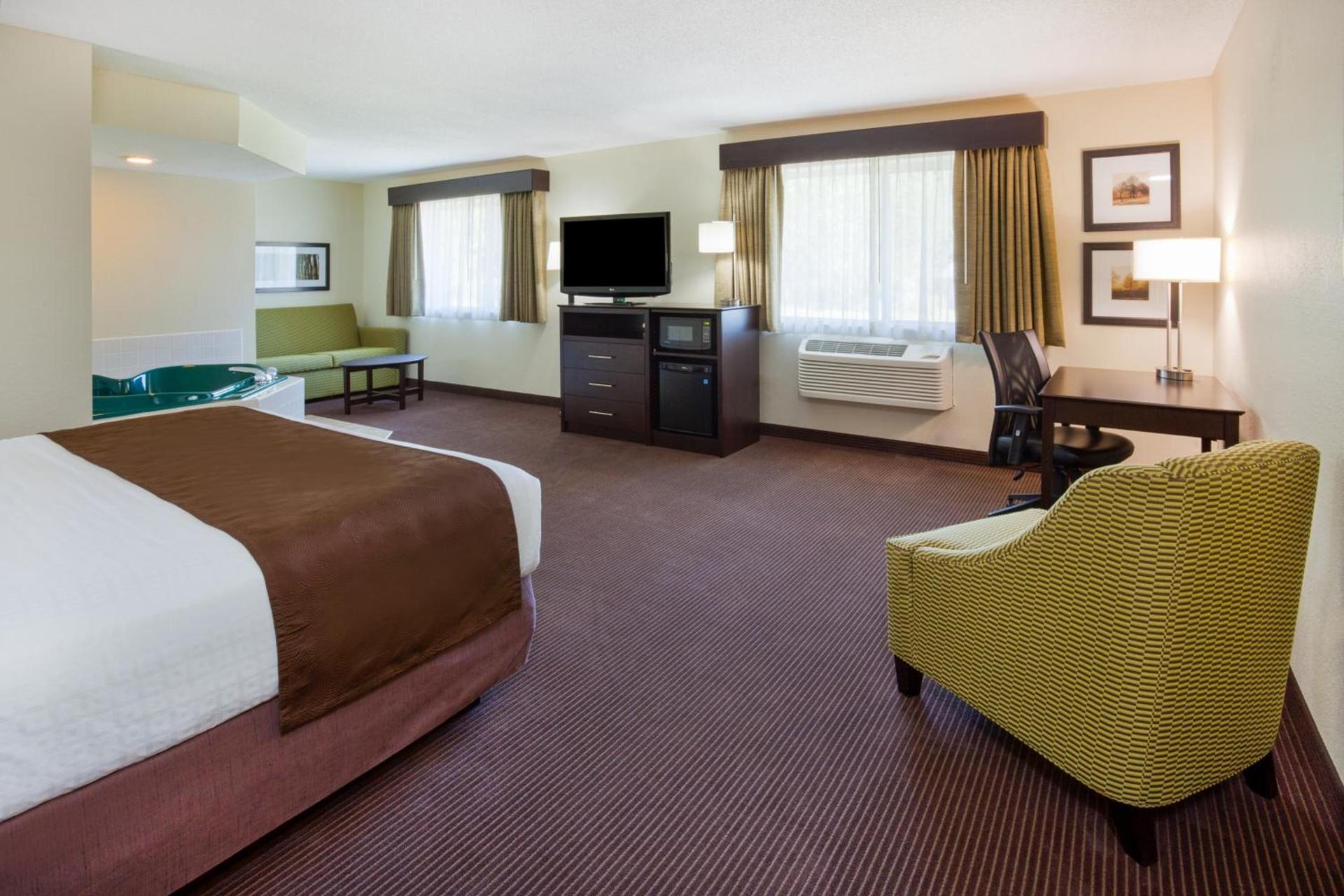 AmericInn by Wyndham Rhinelander photo 15