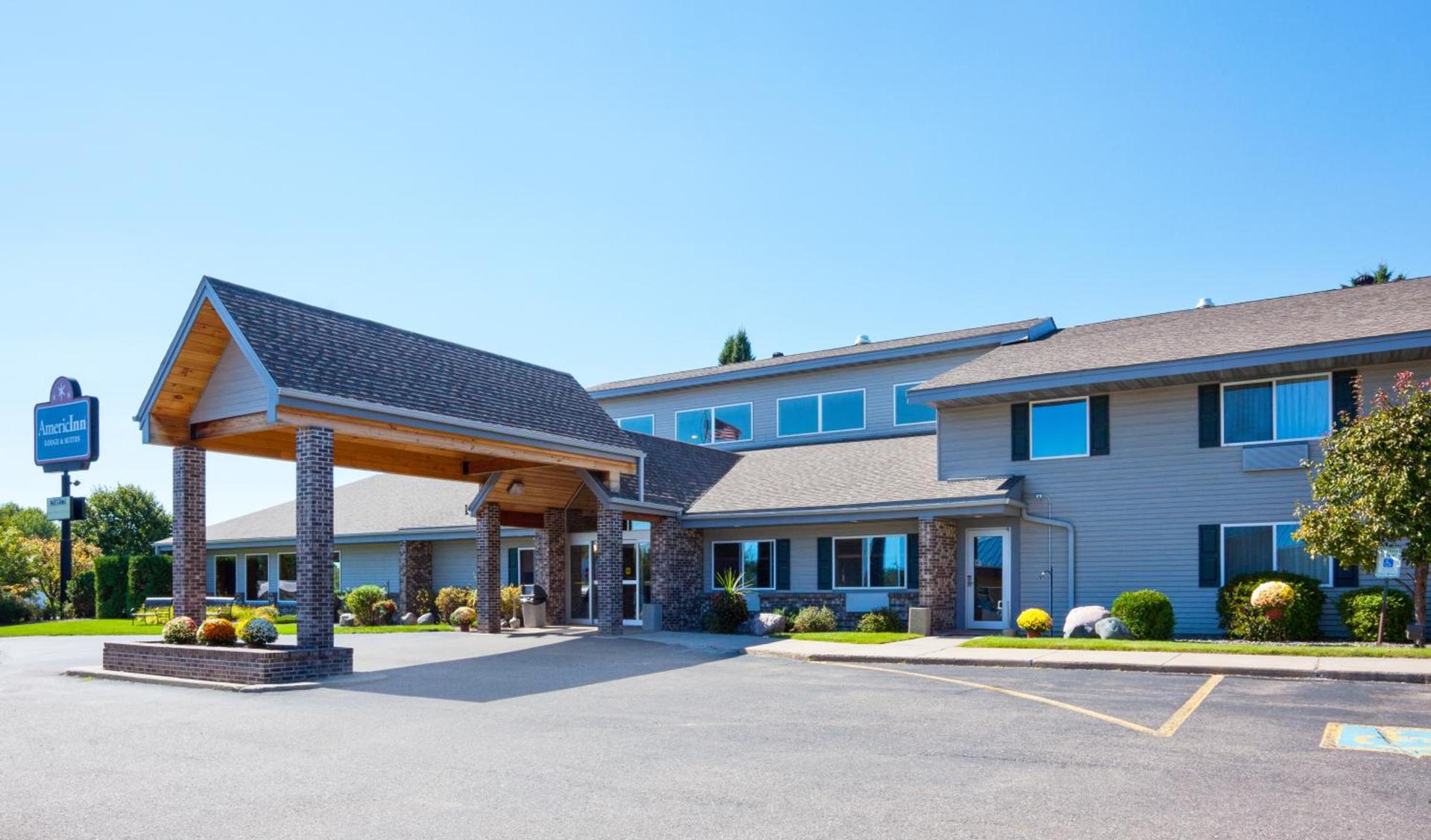 AmericInn by Wyndham Rhinelander photo 10