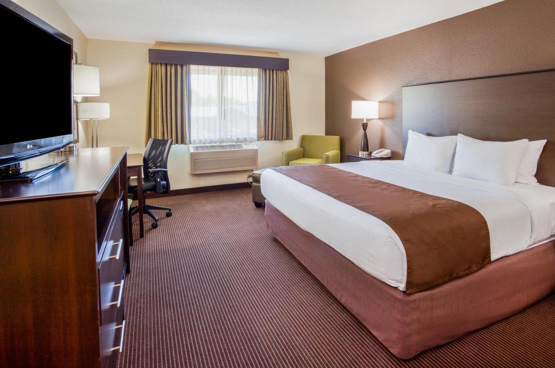 AmericInn by Wyndham Rhinelander photo 17