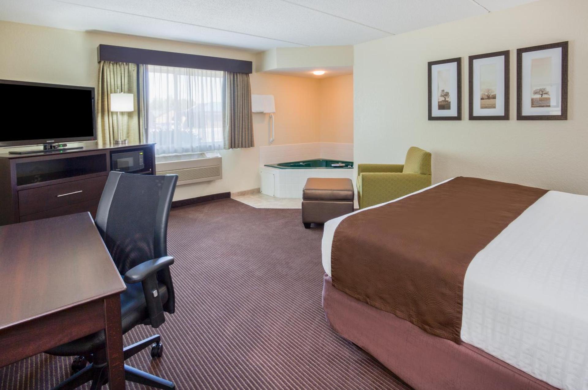 AmericInn by Wyndham Rhinelander photo 14