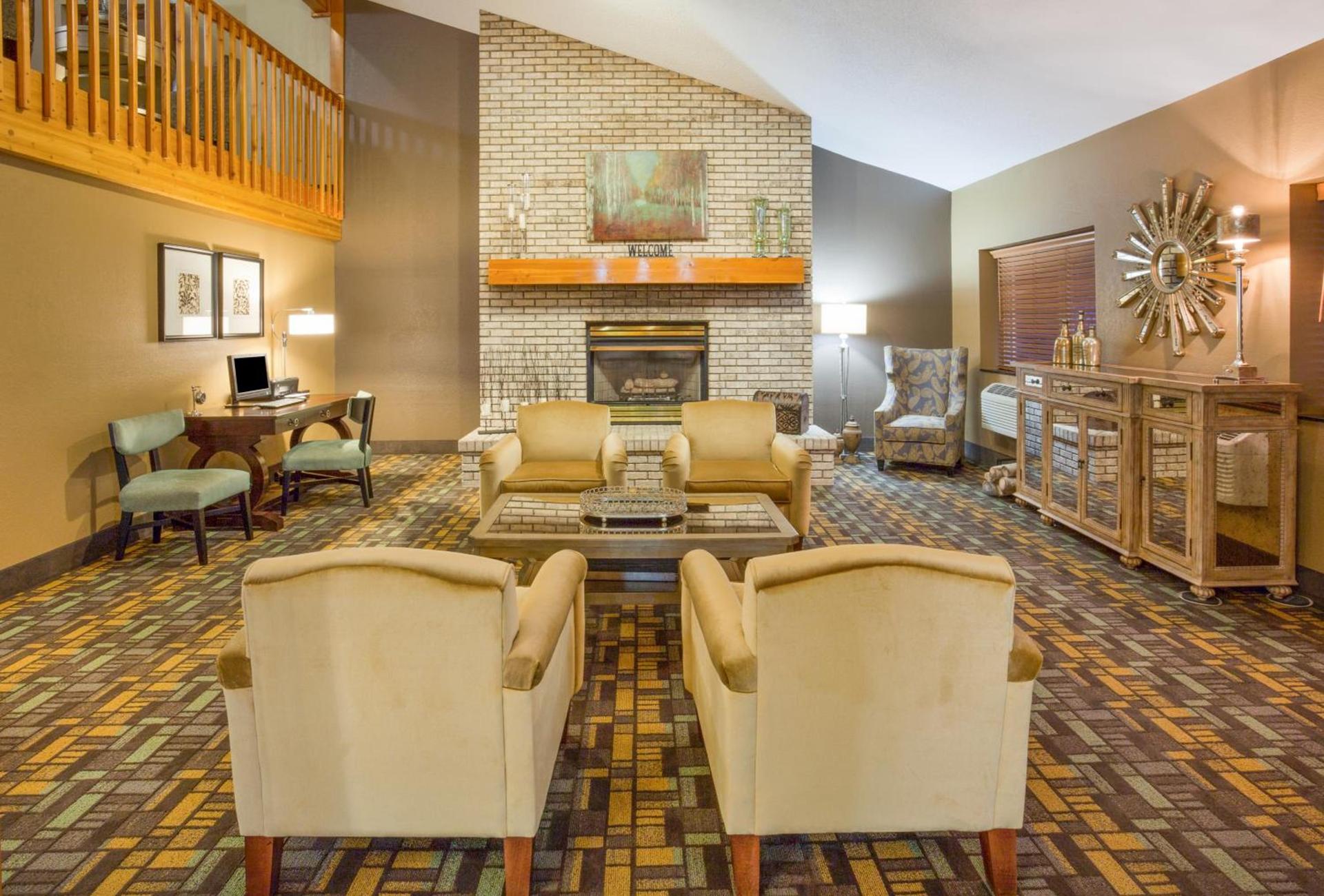 AmericInn by Wyndham Rhinelander photo 18