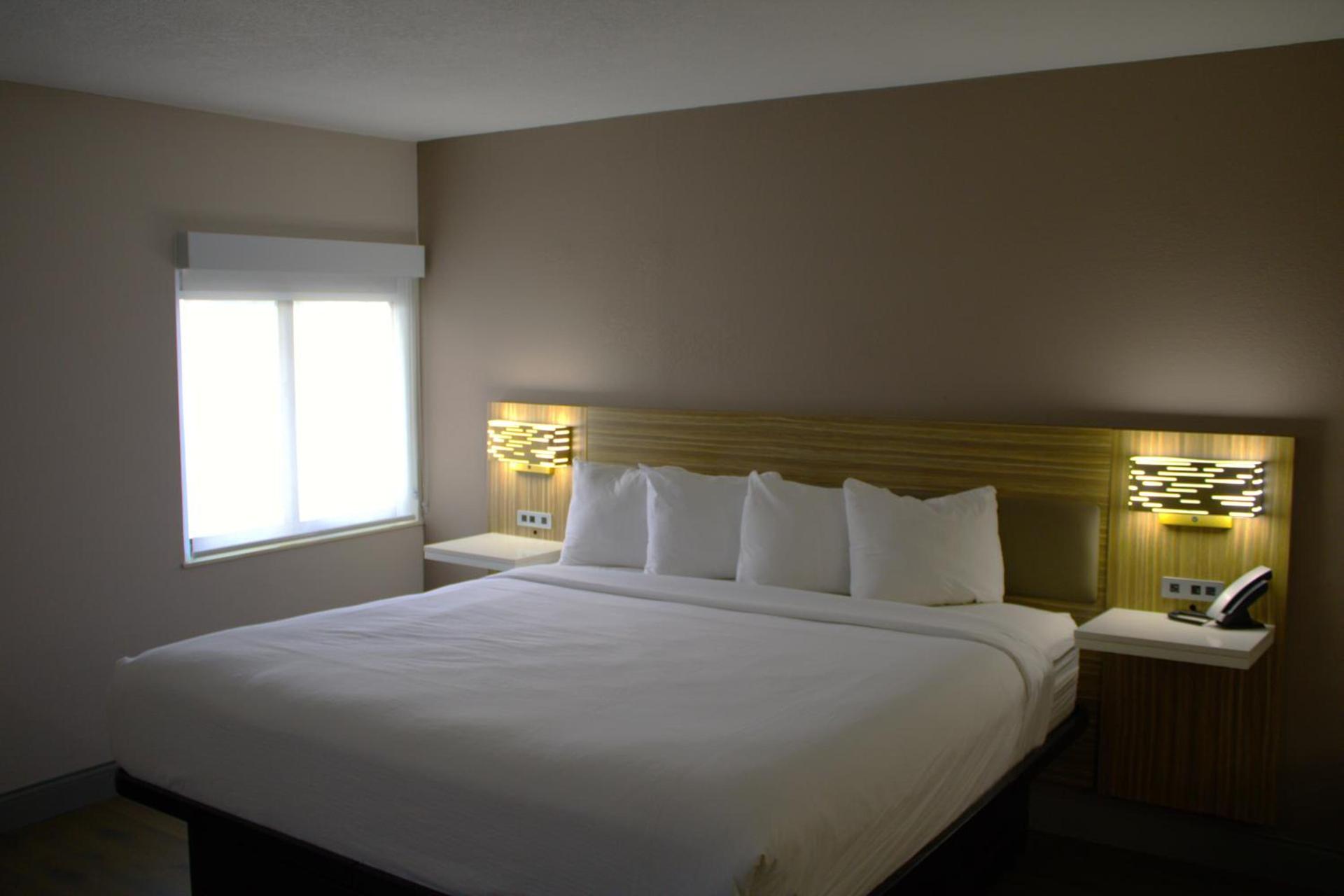 Baymont Inn & Suites San Marcos photo 13