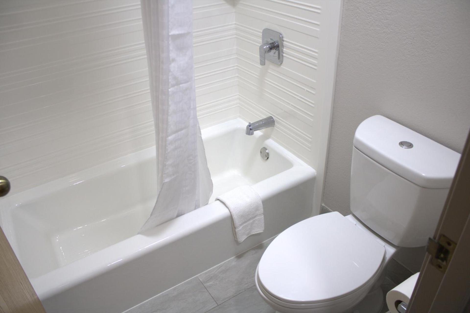 Baymont Inn & Suites San Marcos photo 8