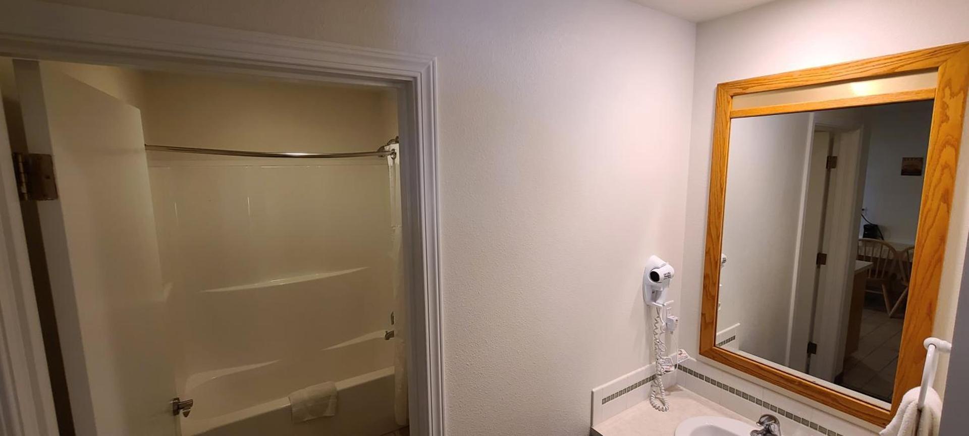 Ocean Breeze Motel photo 36