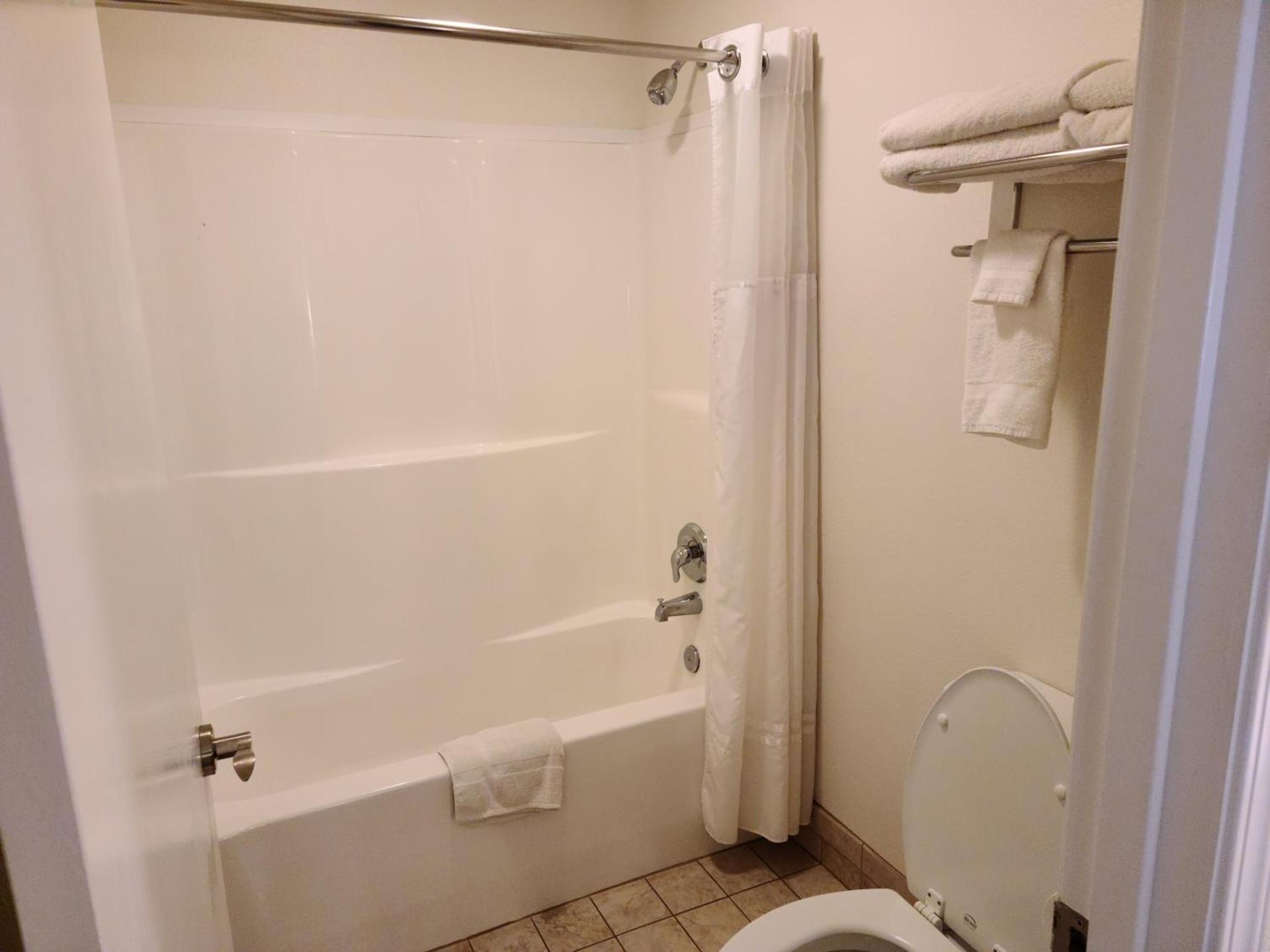 Ocean Breeze Motel photo 42