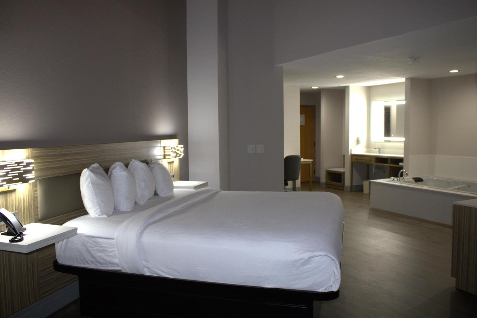 Baymont Inn & Suites San Marcos photo 19