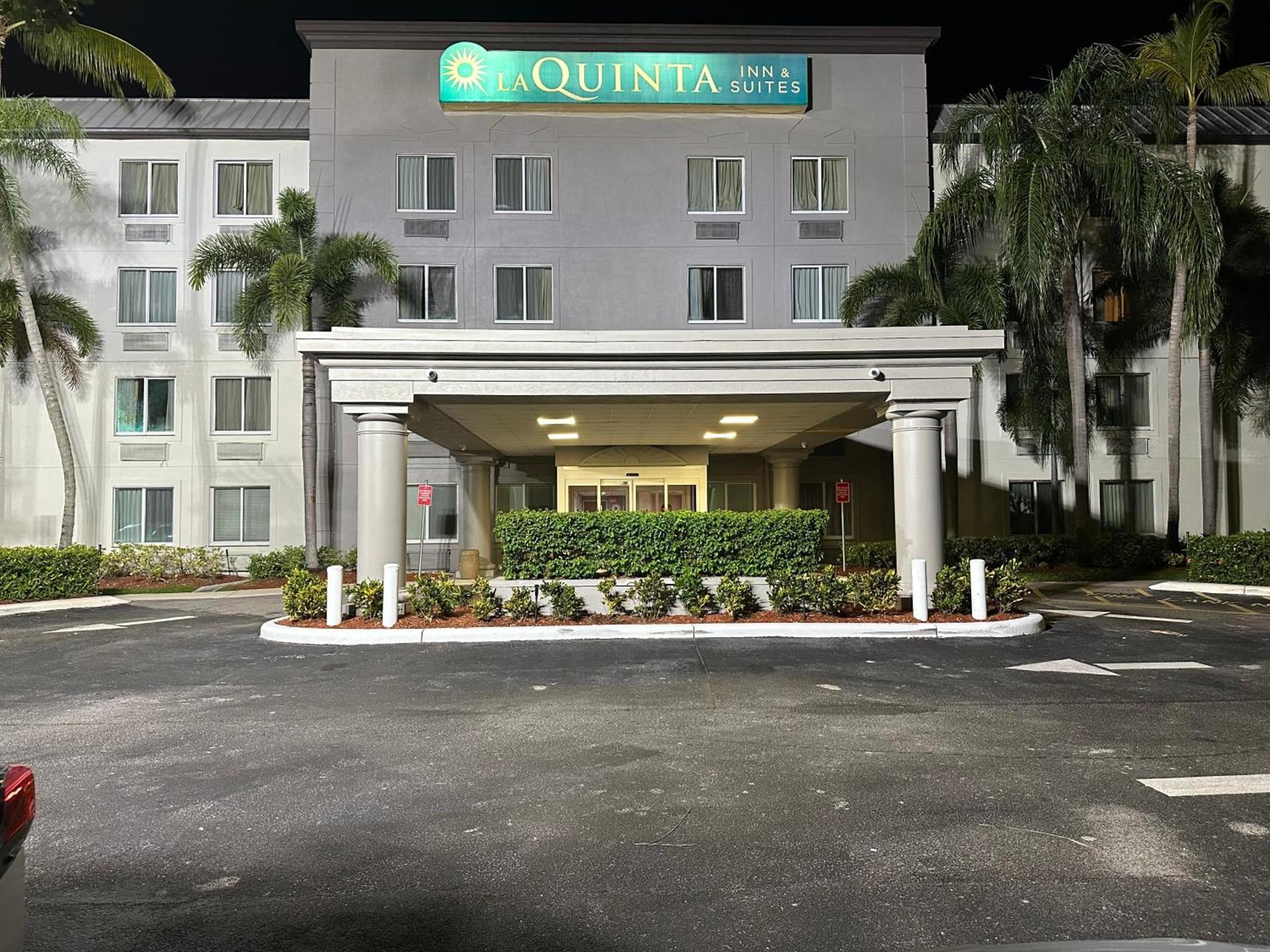 La Quinta Inn & Suites by Wyndham Sawgrass photo 27