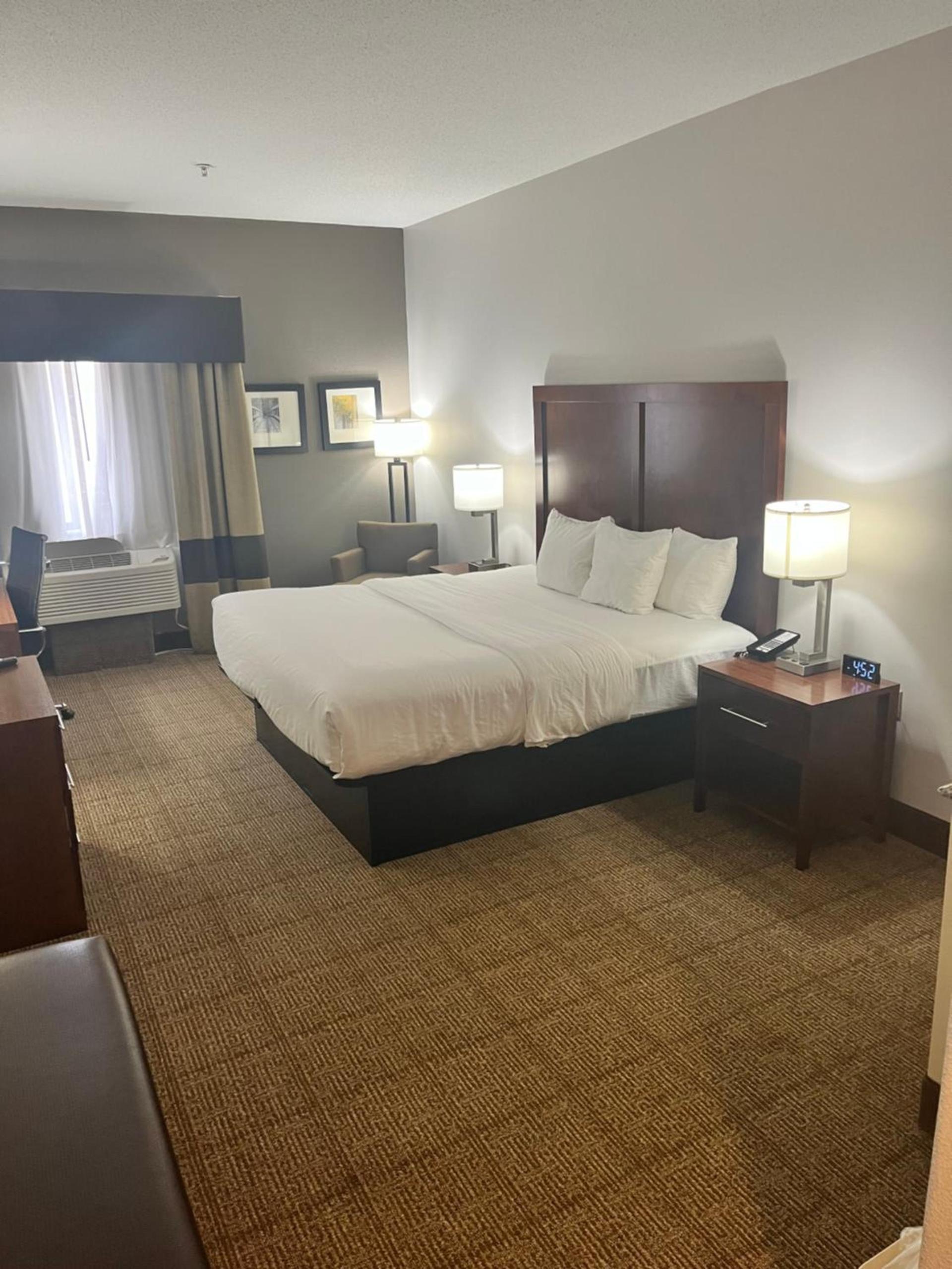 Comfort Inn & Suites Jackson North photo 43