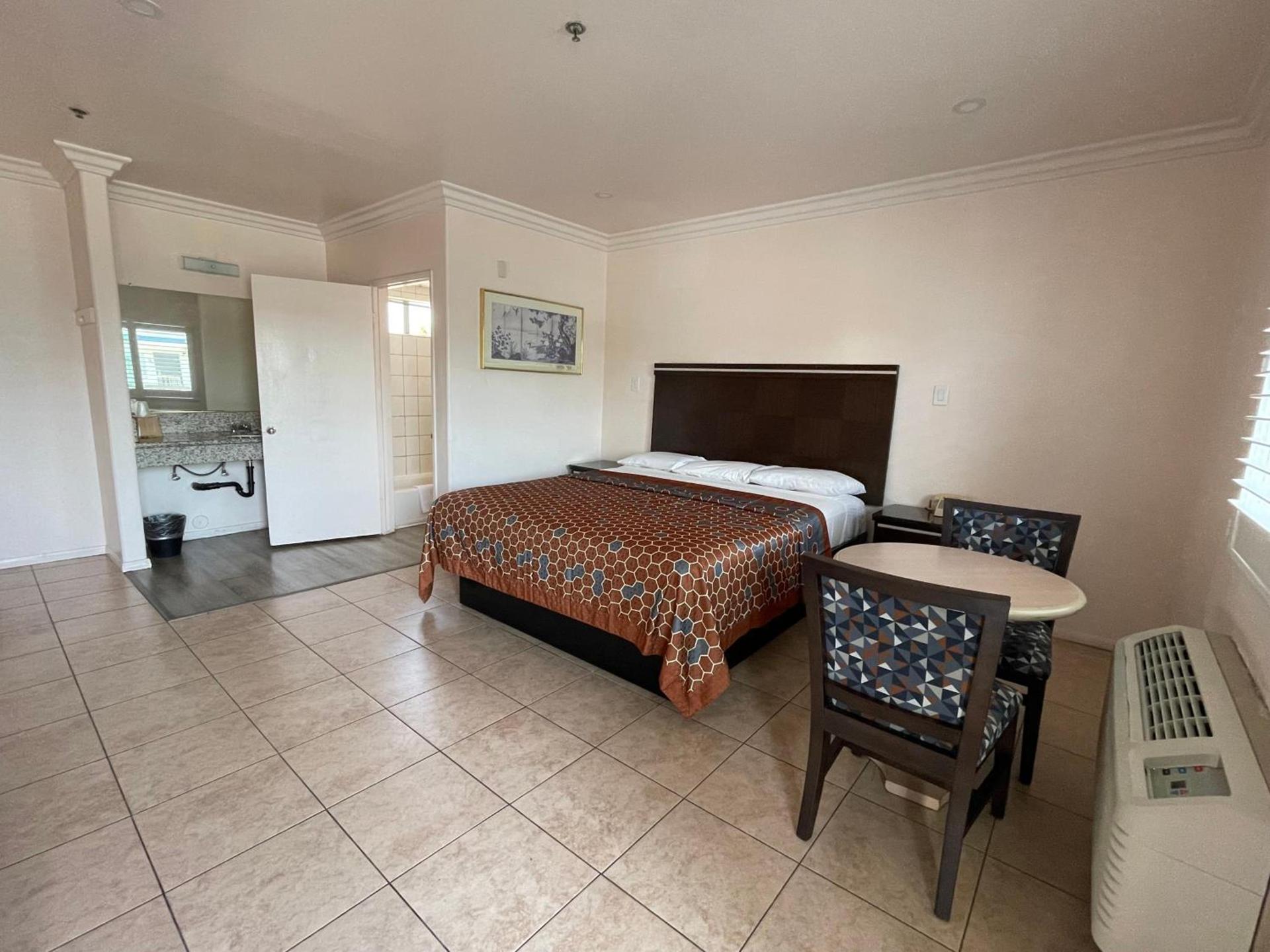 Diamond Inn photo 18