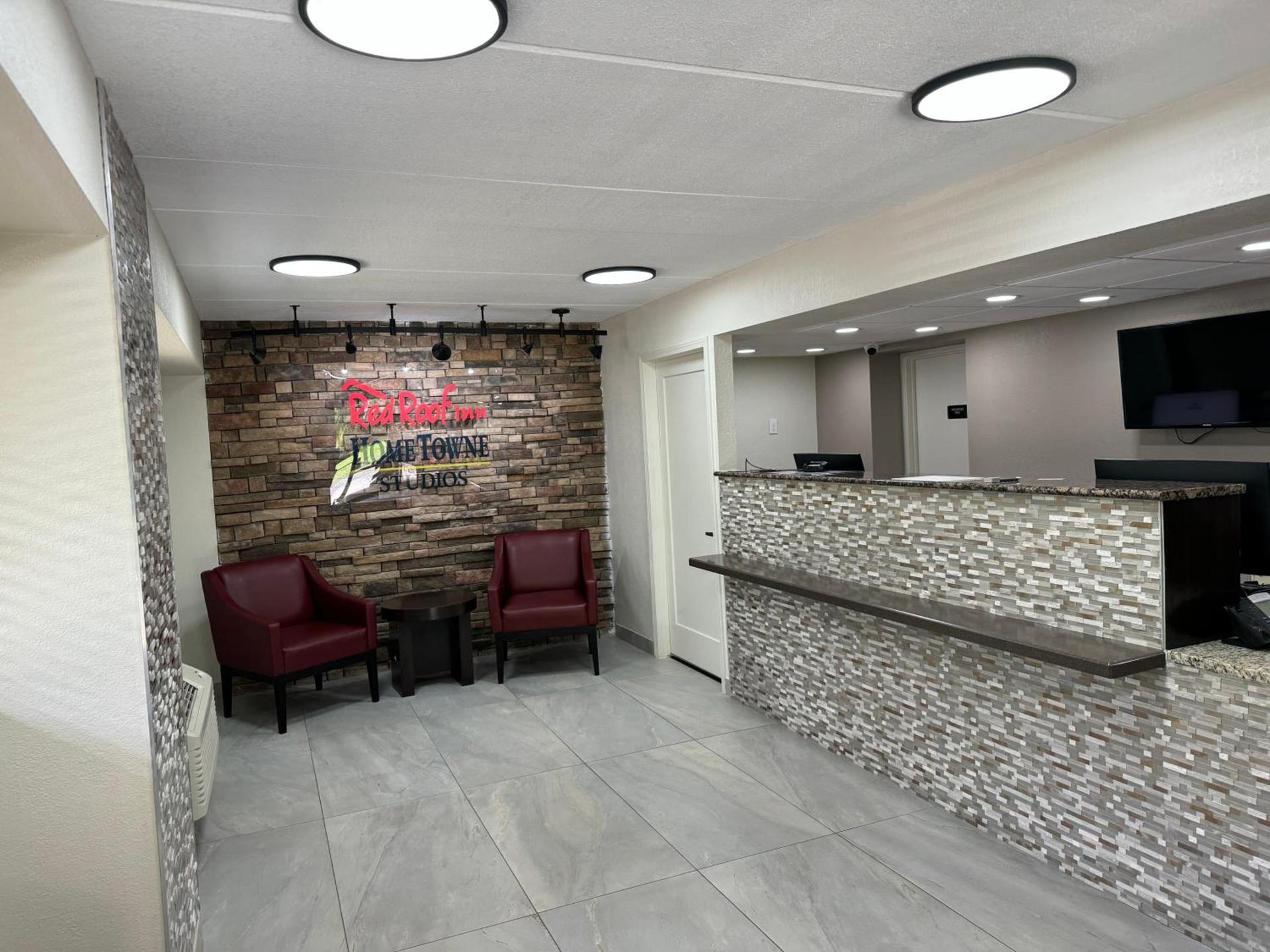 Red Roof Inn Greenville photo 2
