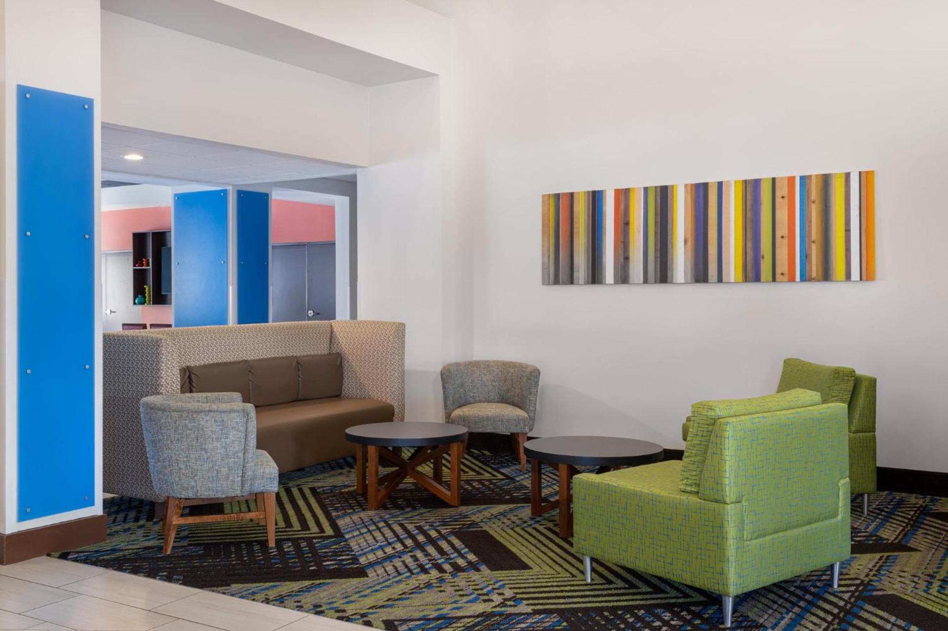 Holiday Inn Express & Suites Spring Hill by IHG photo 49