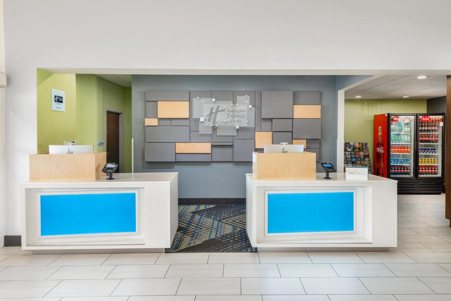 Holiday Inn Express & Suites Spring Hill by IHG photo 62