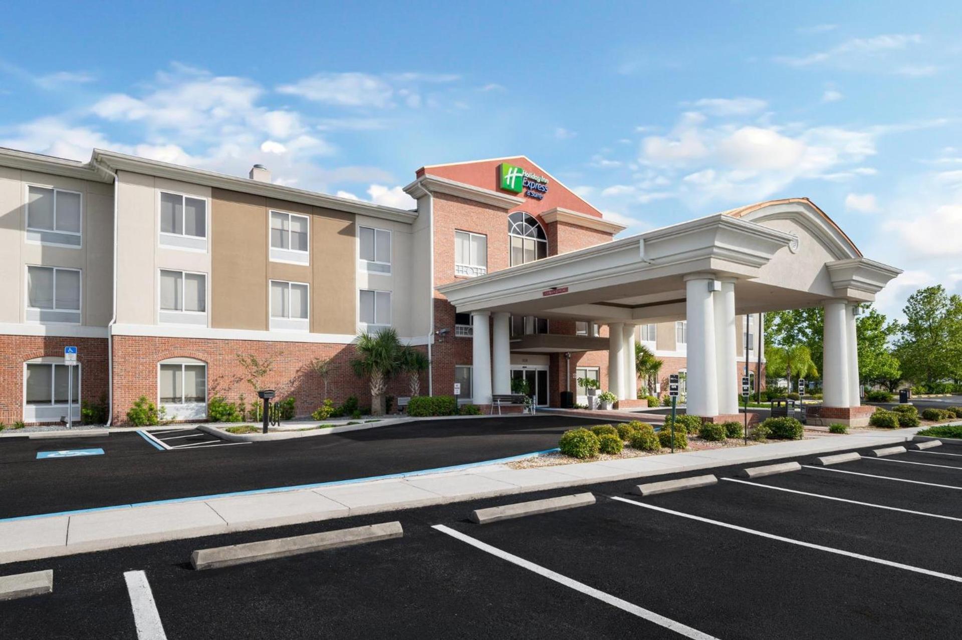 Holiday Inn Express & Suites Spring Hill by IHG — hotel in Spring Hill
