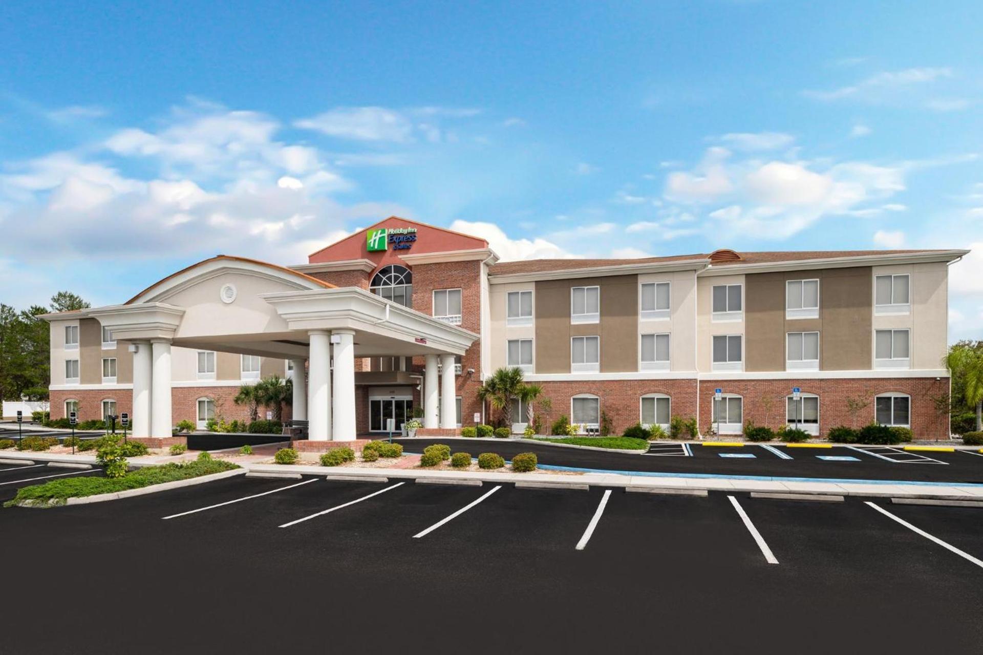 Holiday Inn Express & Suites Spring Hill by IHG photo 68