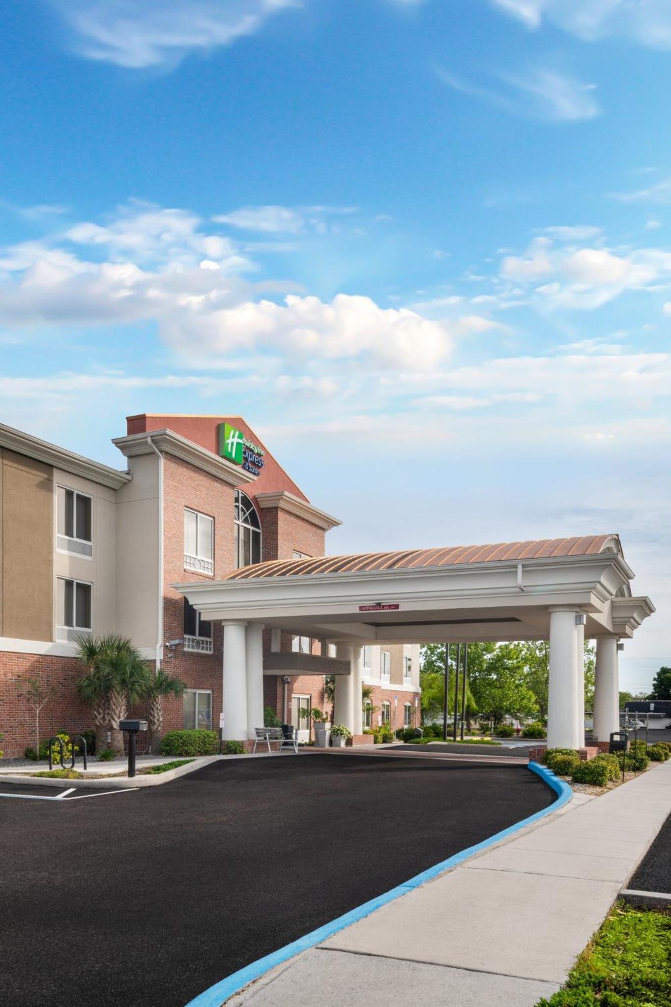 Holiday Inn Express & Suites Spring Hill by IHG photo 61