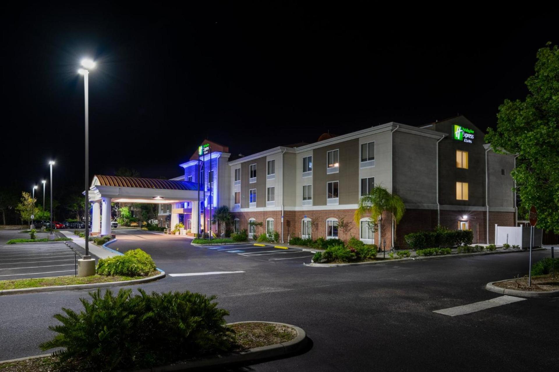 Holiday Inn Express & Suites Spring Hill by IHG photo 60
