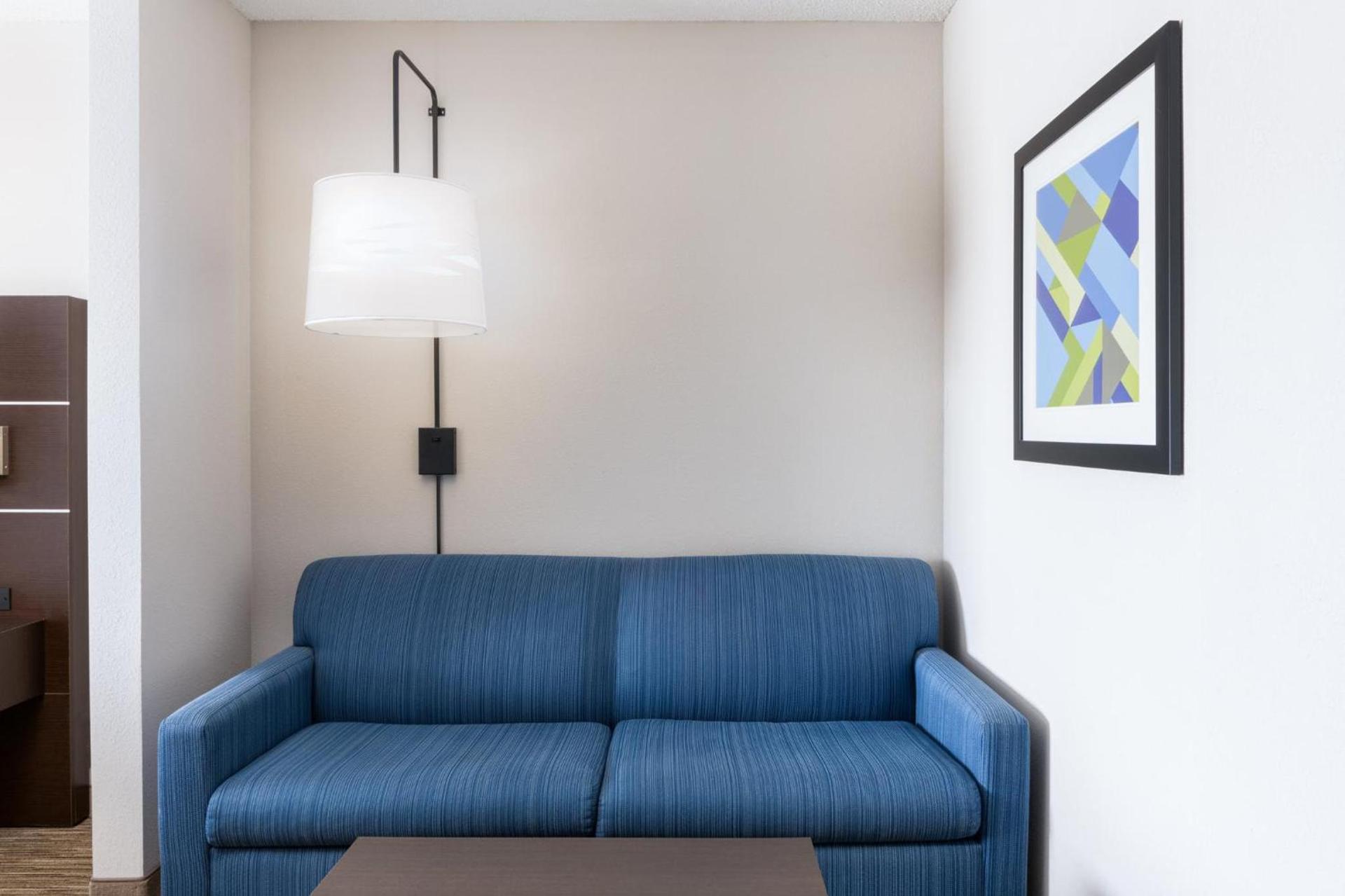 Holiday Inn Express & Suites Spring Hill by IHG photo 48