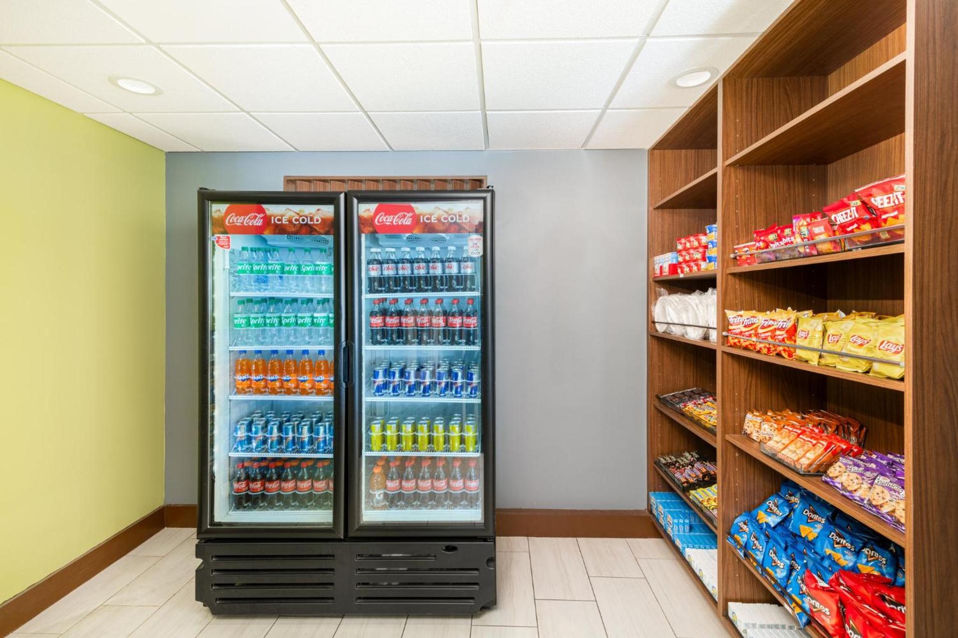 Holiday Inn Express & Suites Spring Hill by IHG photo 18