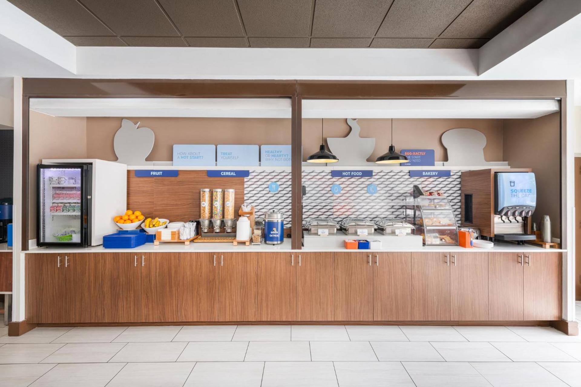 Holiday Inn Express & Suites Spring Hill by IHG photo 57
