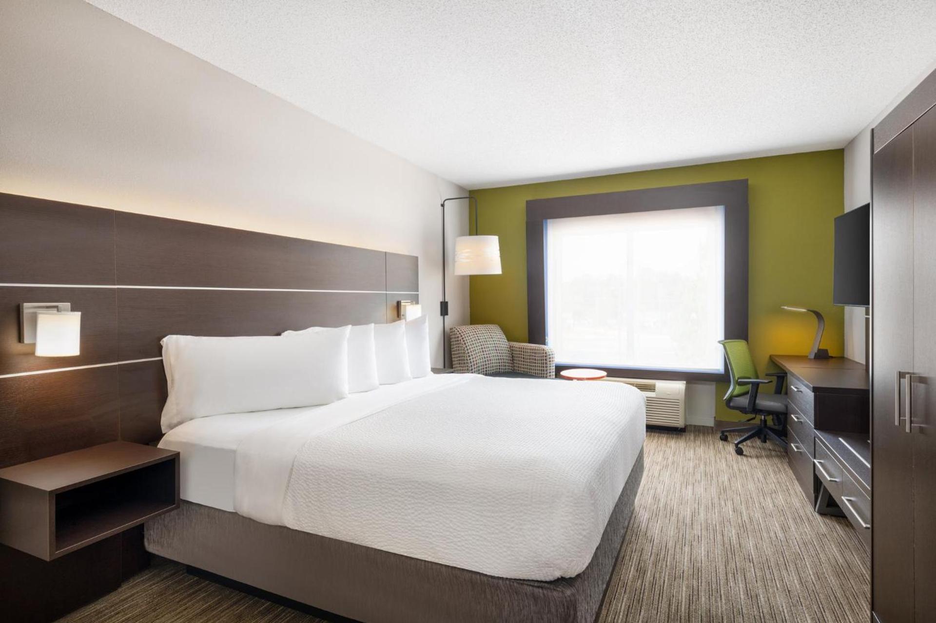 Holiday Inn Express & Suites Spring Hill by IHG photo 52