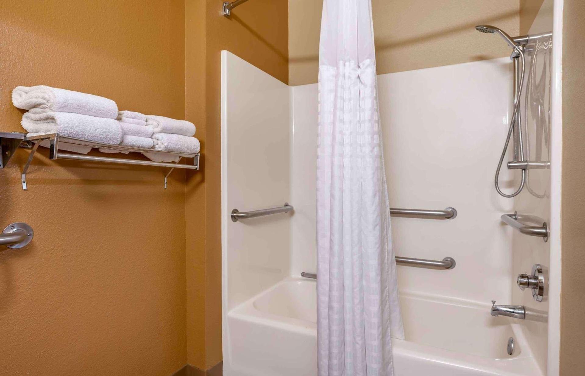Extended Stay America Select Suites - Peoria - North photo 10
