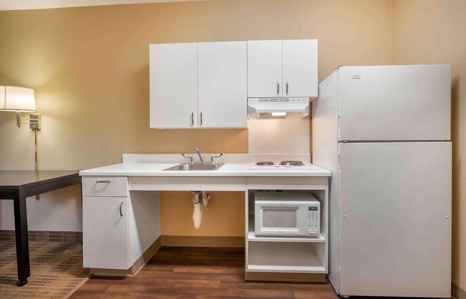 Extended Stay America Select Suites - Peoria - North photo 11