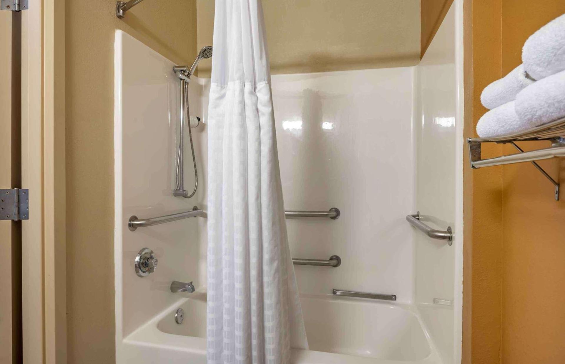 Extended Stay America Select Suites - Peoria - North photo 12