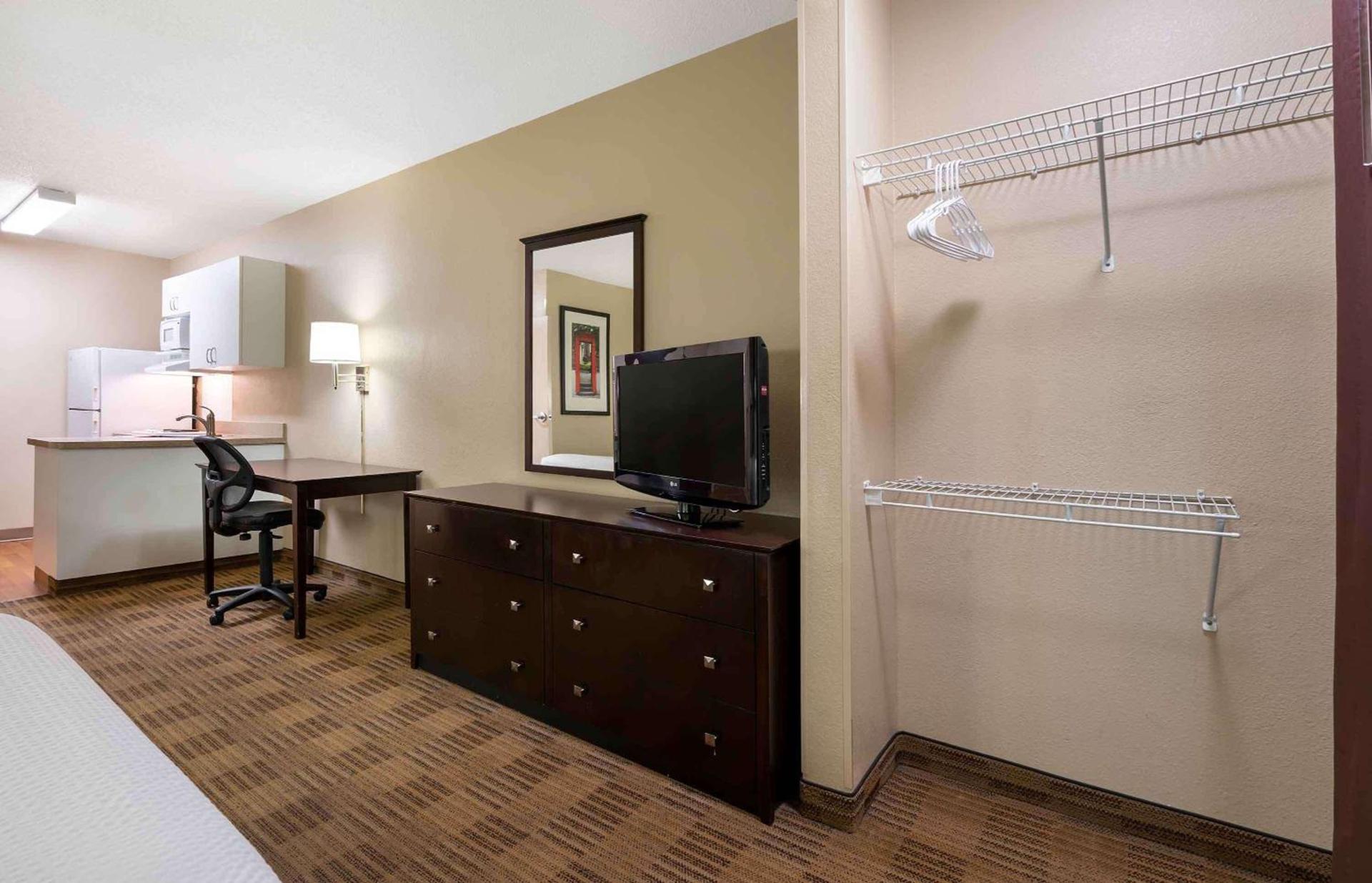 Extended Stay America Select Suites - Peoria - North photo 18