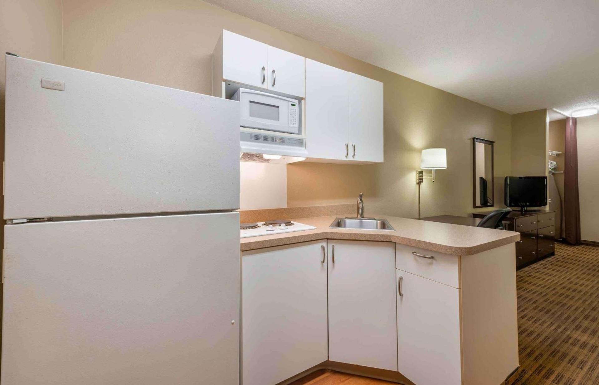 Extended Stay America Select Suites - Peoria - North photo 19