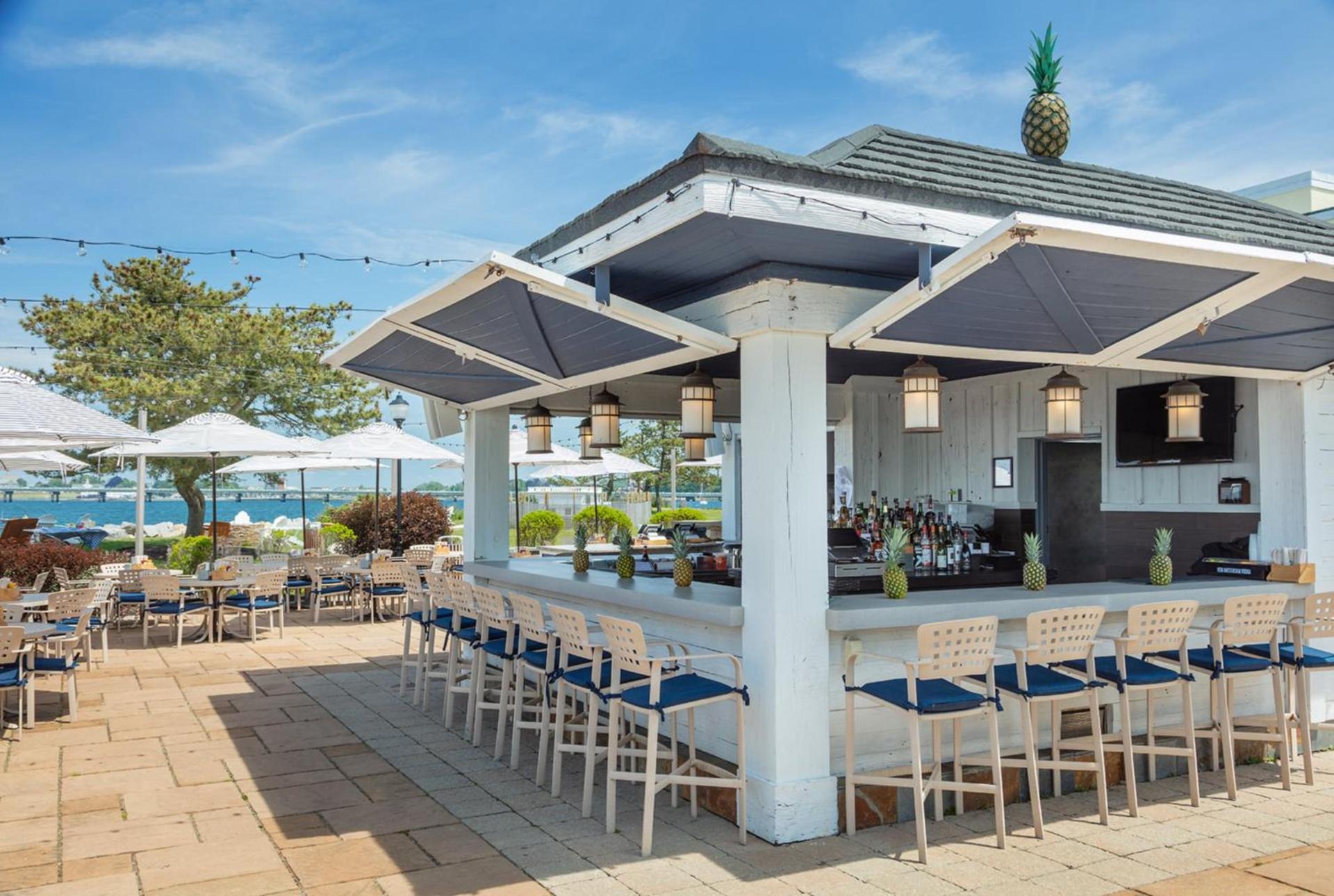 Newport Harbor Island Resort photo 19