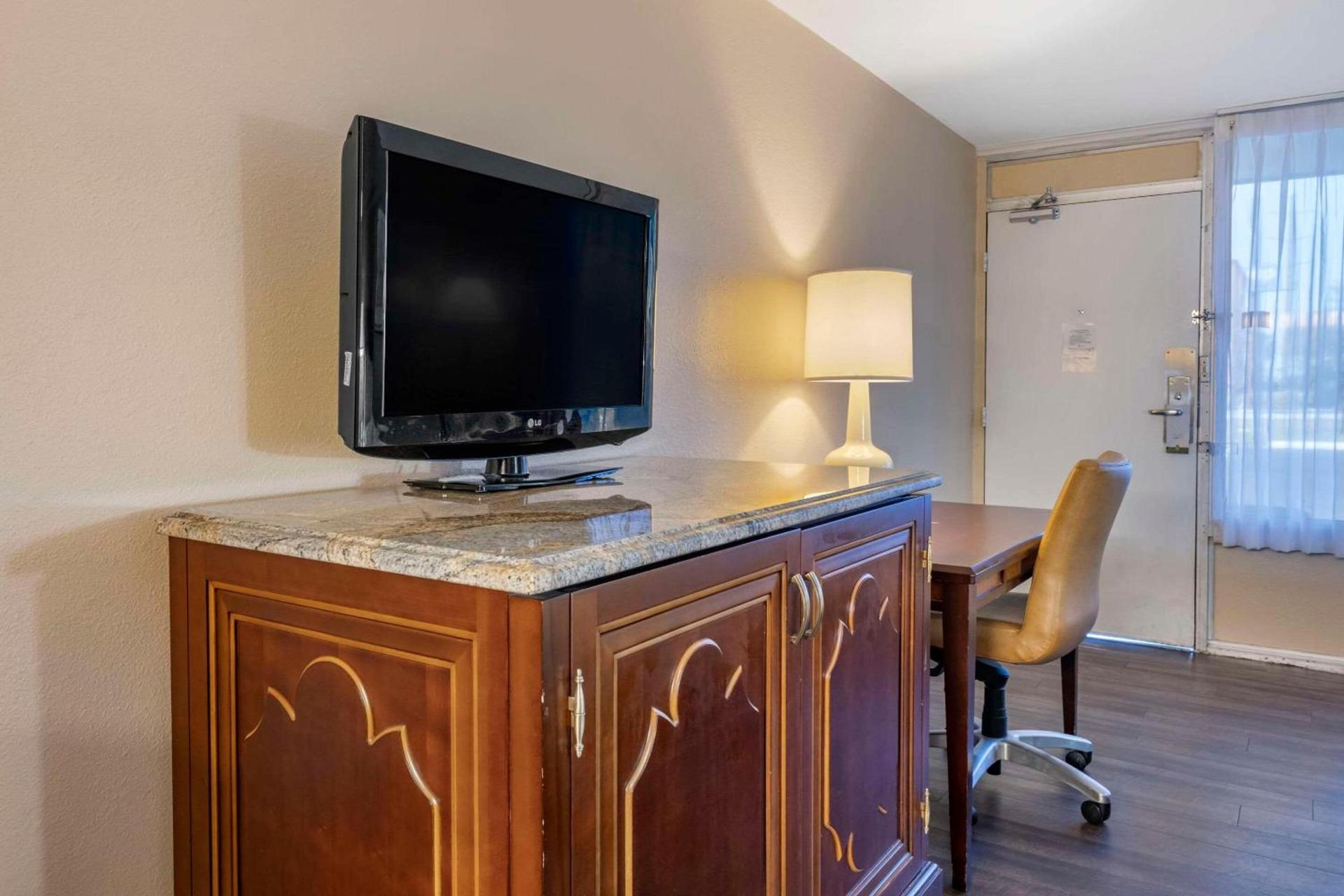 Quality Inn Kennedy Space Center photo 8