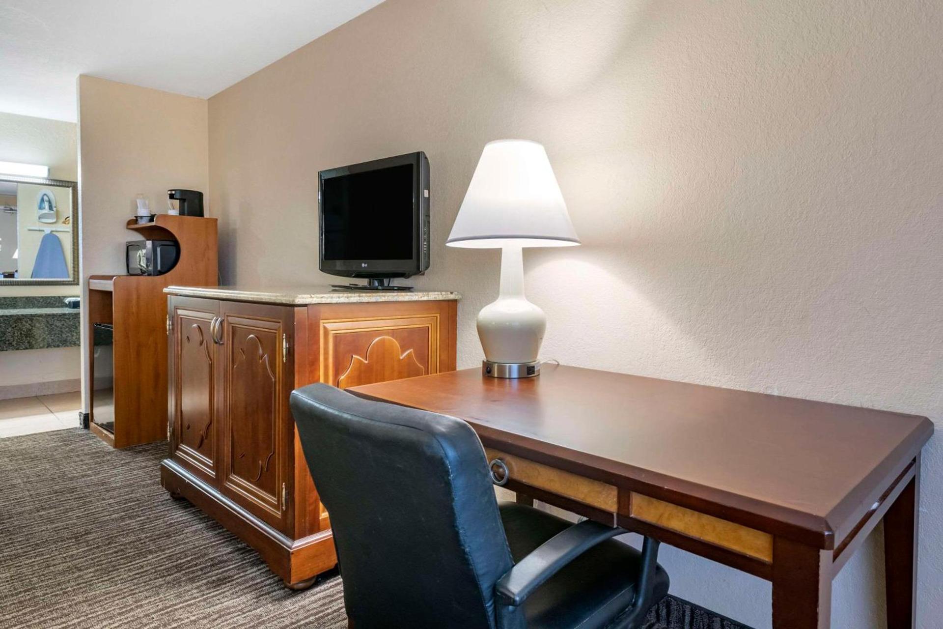 Quality Inn Kennedy Space Center photo 9