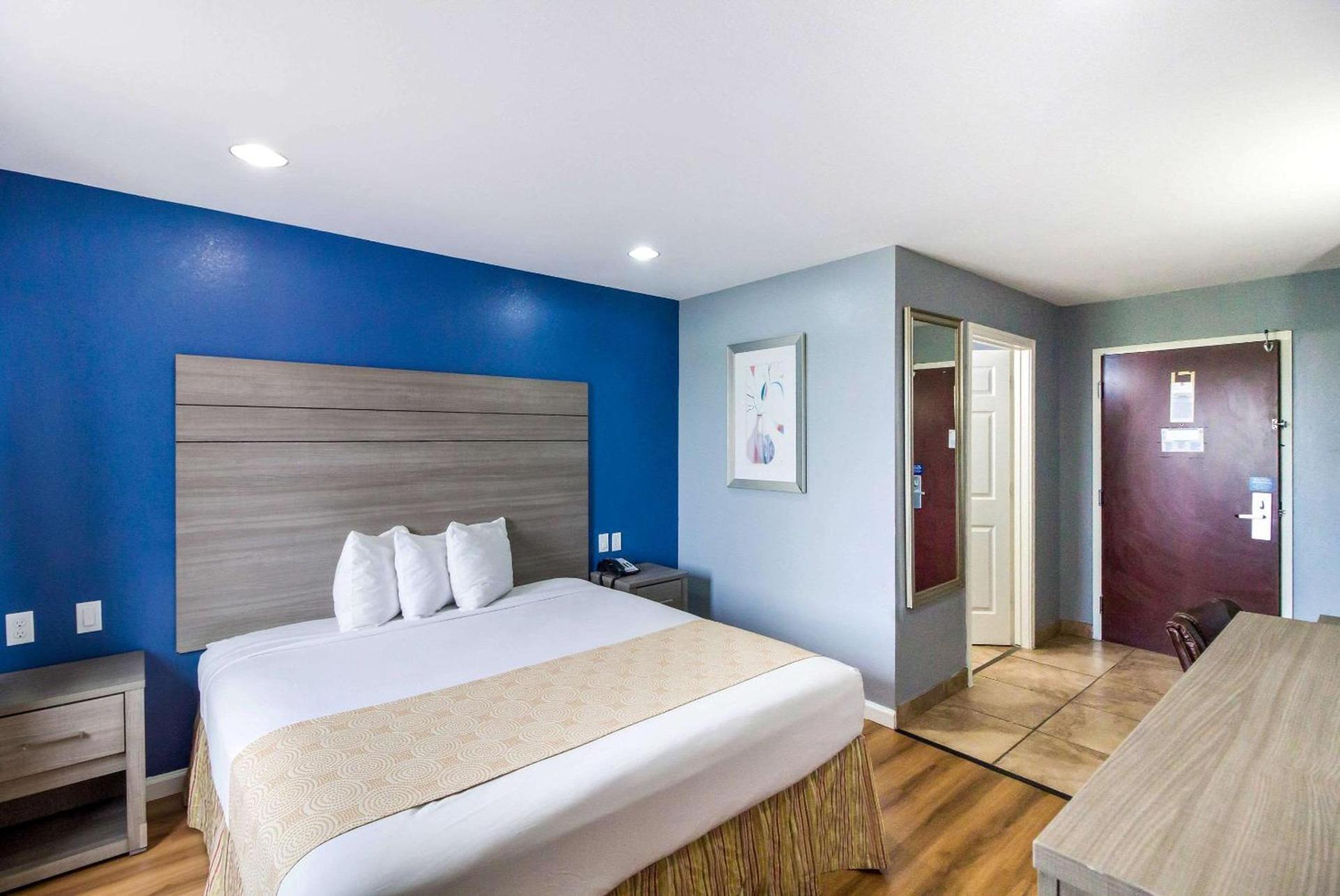 Rodeway Inn & Suites Port Arthur - Groves photo 36