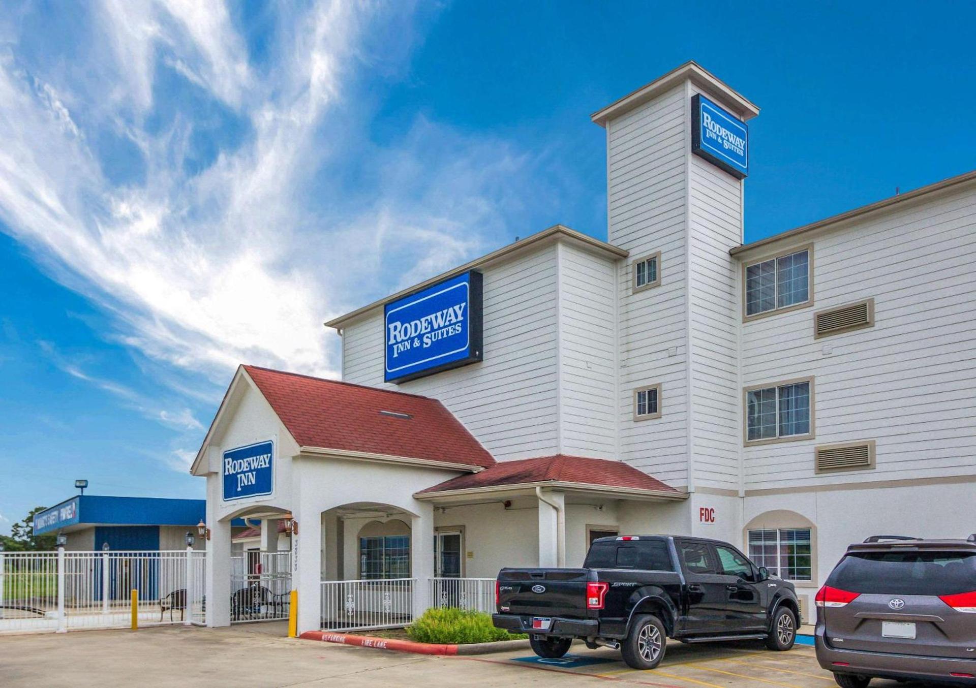 Rodeway Inn & Suites Port Arthur - Groves photo 2