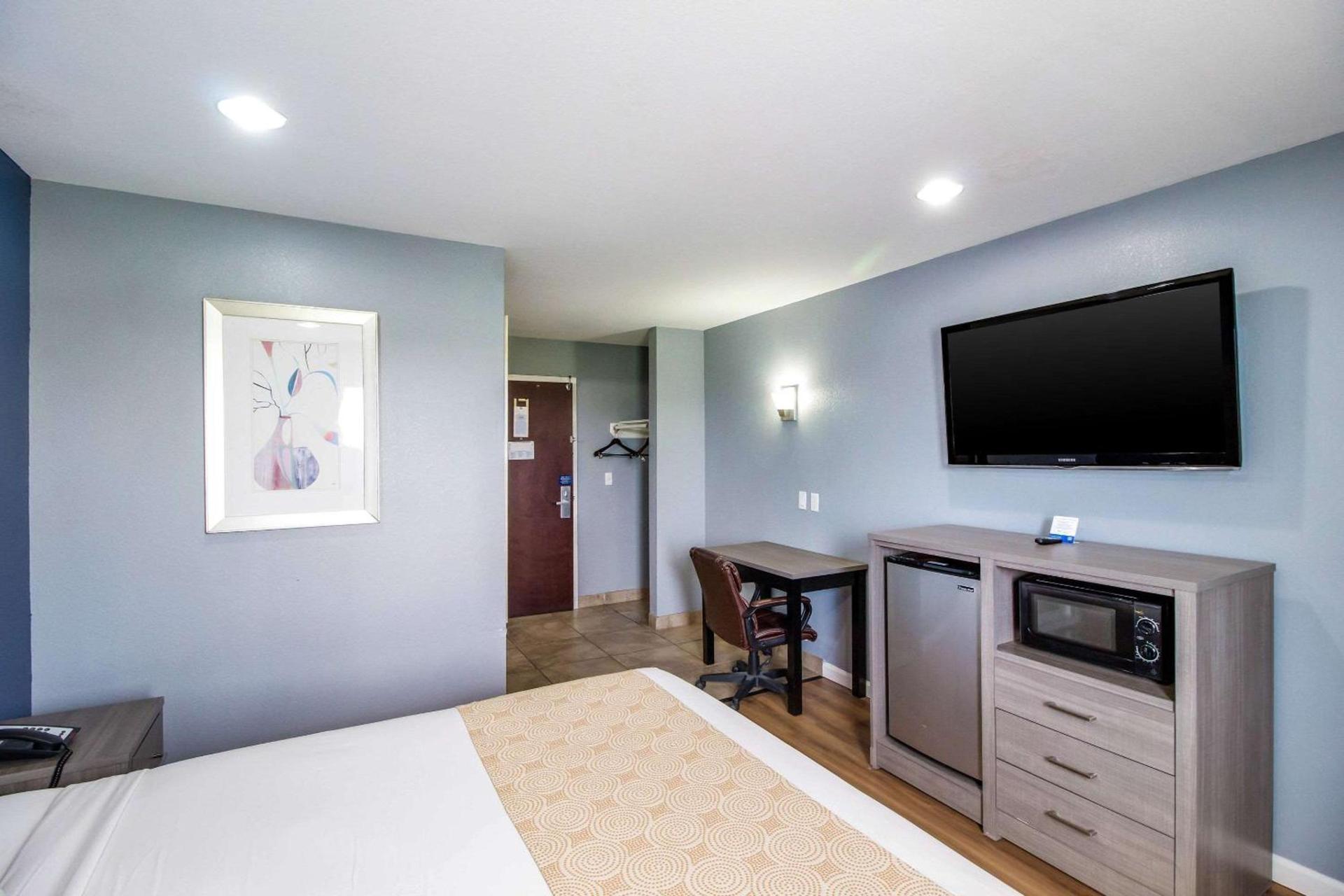 Rodeway Inn & Suites Port Arthur - Groves photo 6
