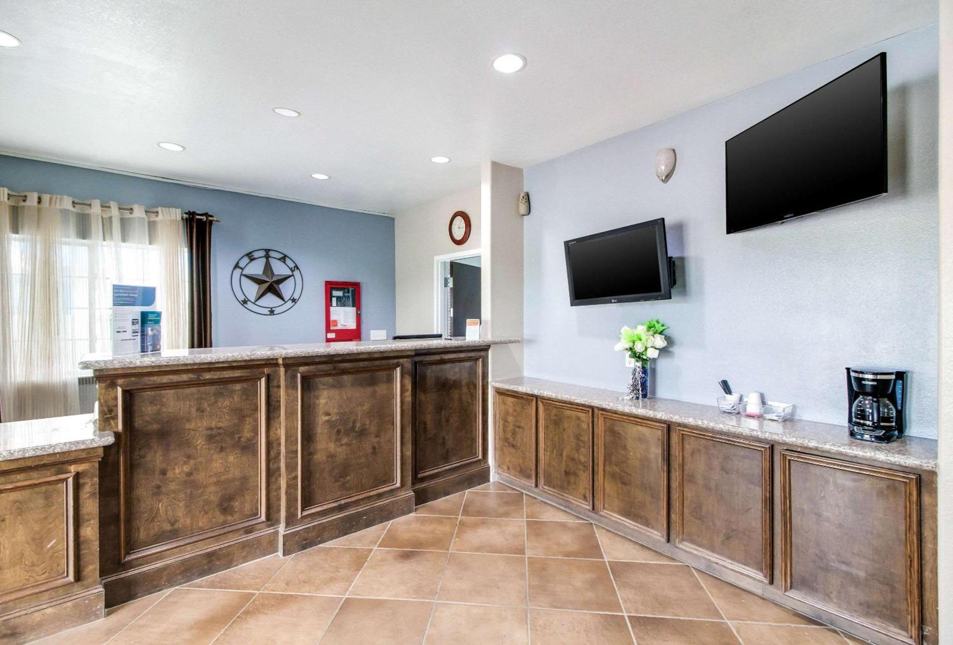 Rodeway Inn & Suites Port Arthur - Groves photo 5