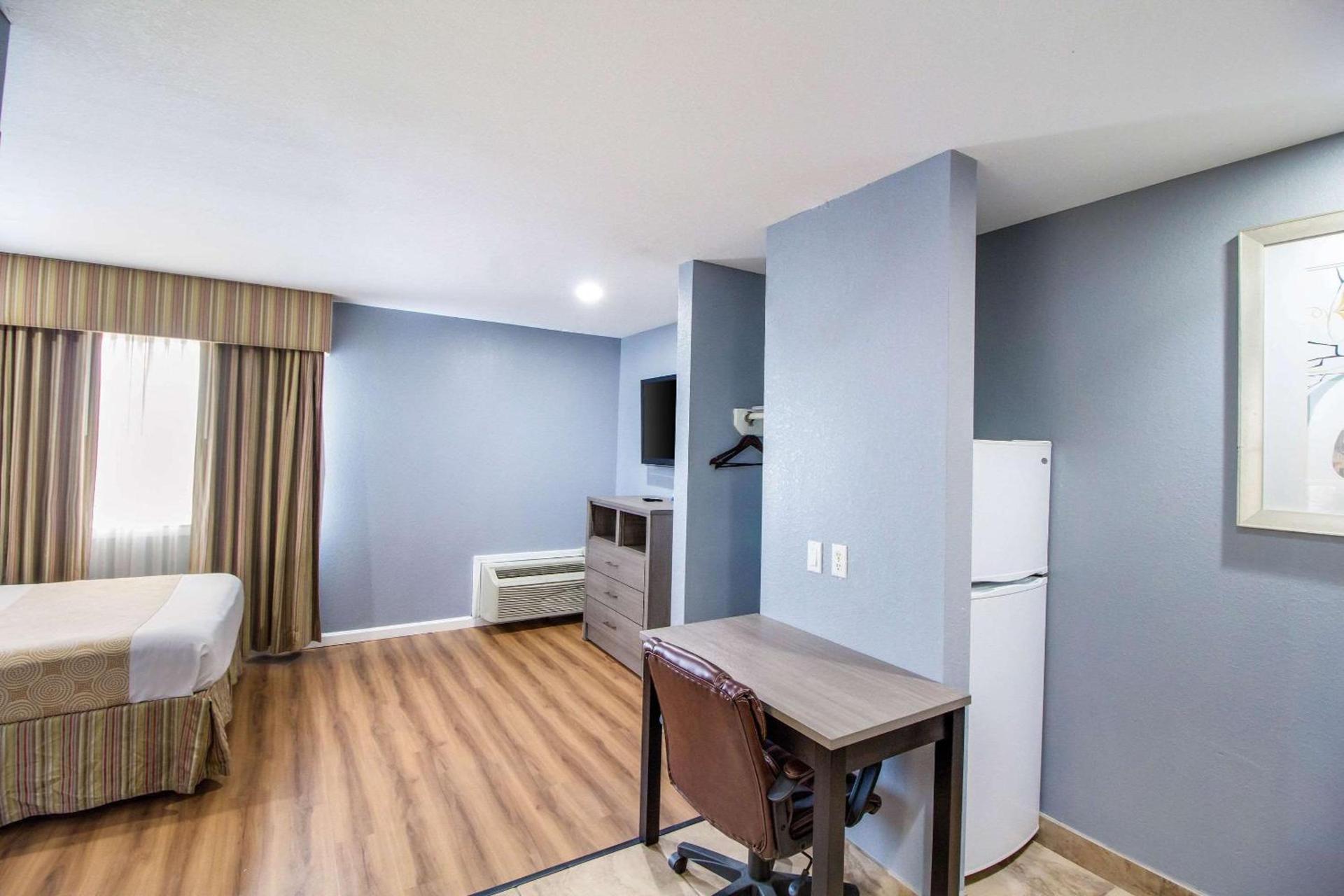 Rodeway Inn & Suites Port Arthur - Groves photo 20