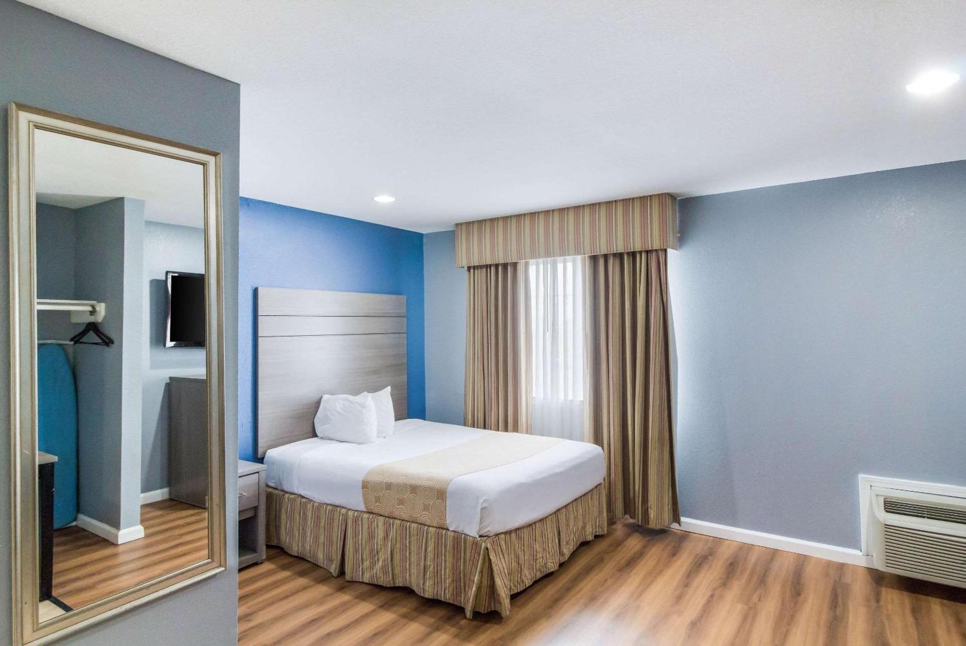 Rodeway Inn & Suites Port Arthur - Groves photo 24