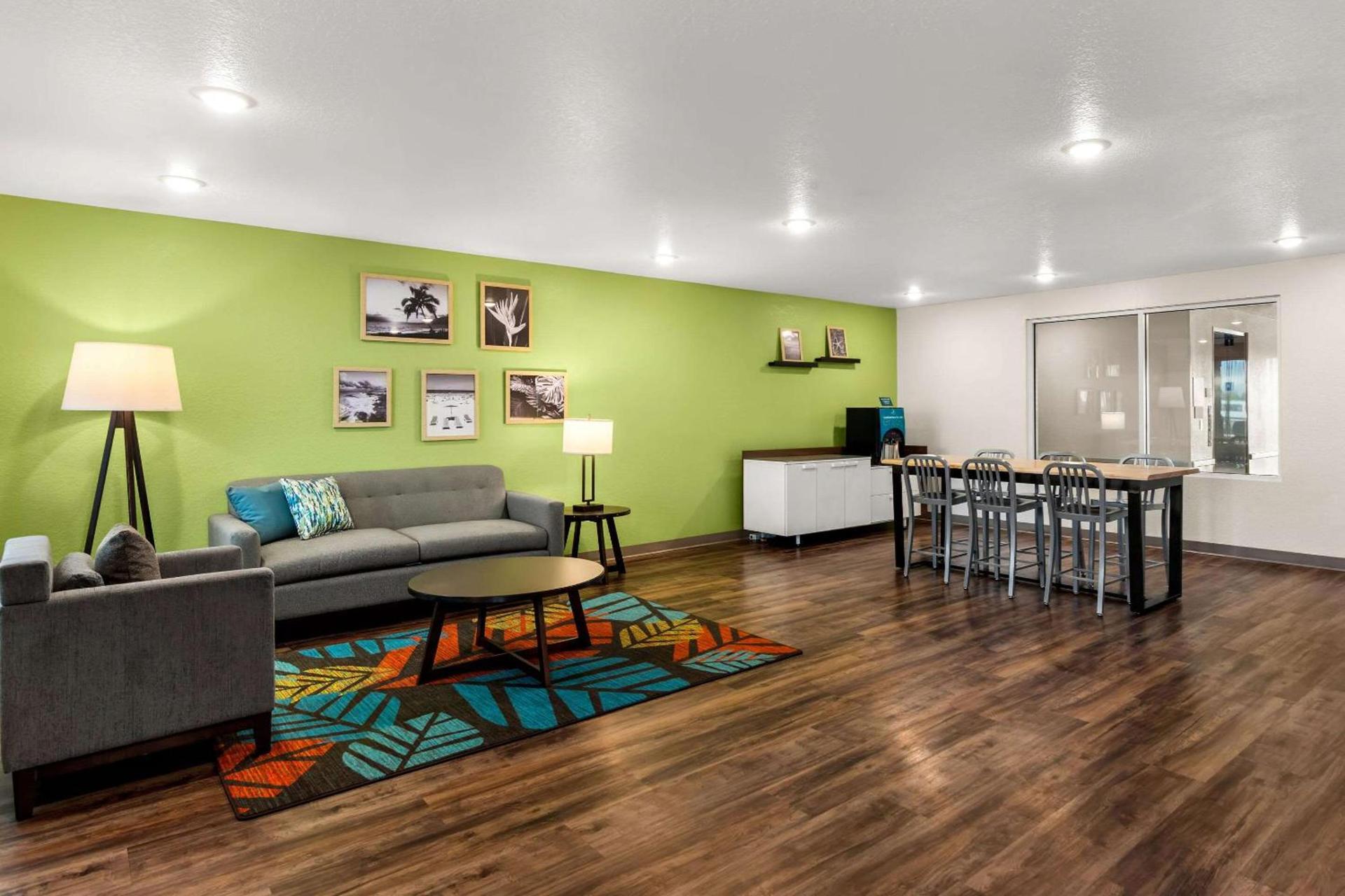 WoodSpring Suites Port St Lucie photo 4