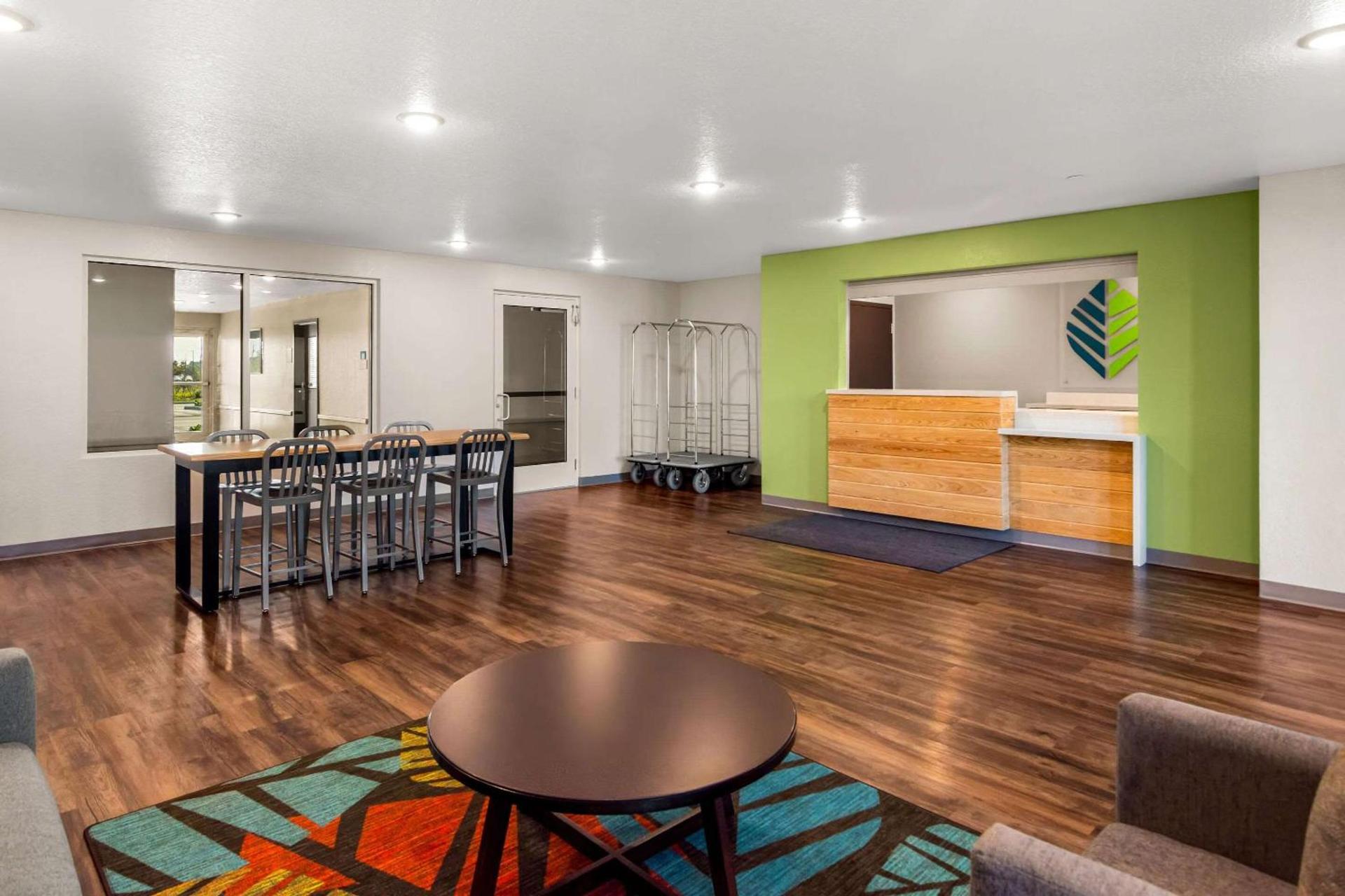 WoodSpring Suites Port St Lucie photo 3