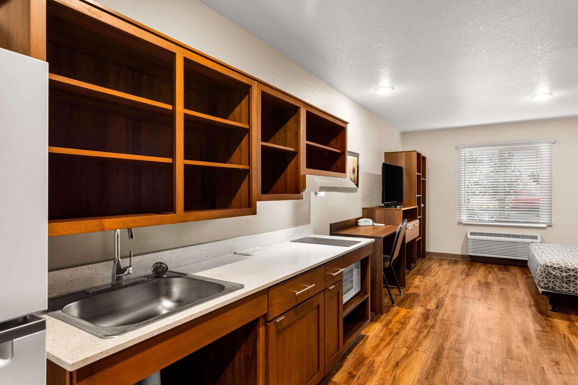 WoodSpring Suites Port St Lucie photo 8