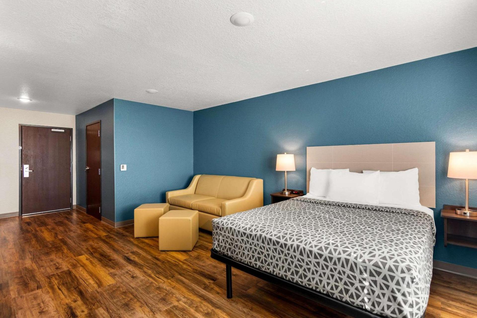 WoodSpring Suites Port St Lucie photo 14