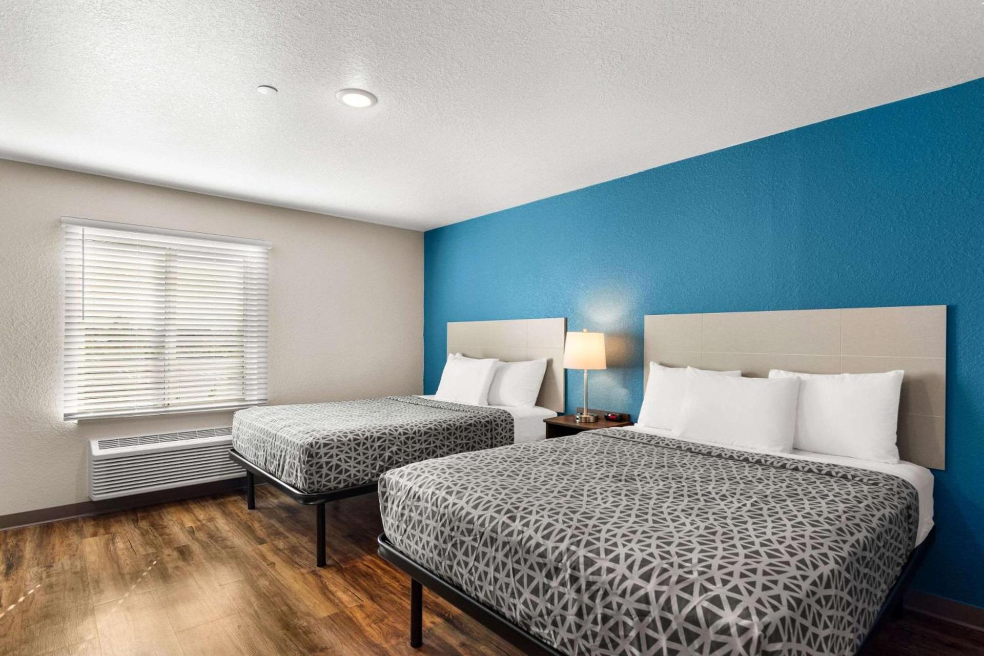WoodSpring Suites Port St Lucie photo 17