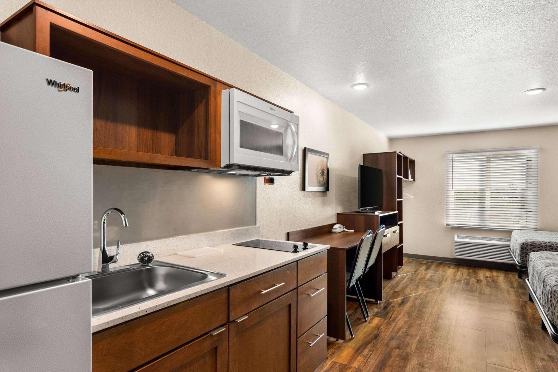 WoodSpring Suites Port St Lucie photo 19